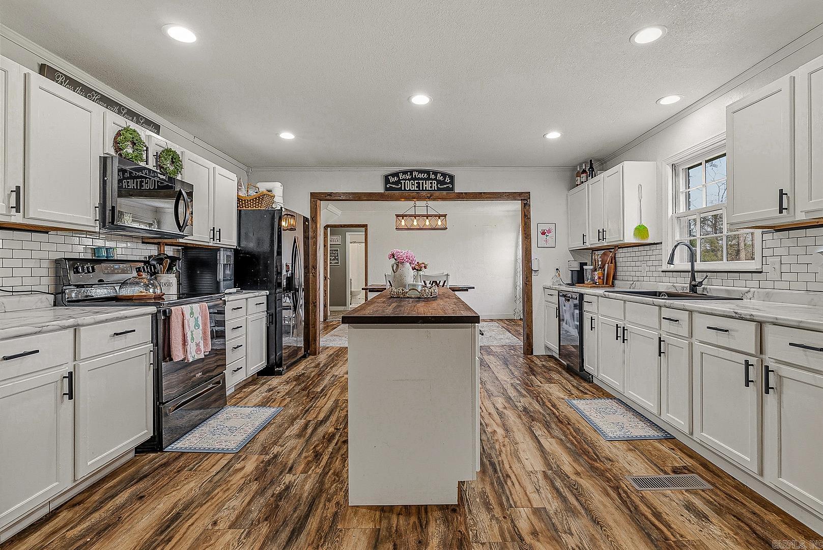 77 Cr 1412 Property Photo 36