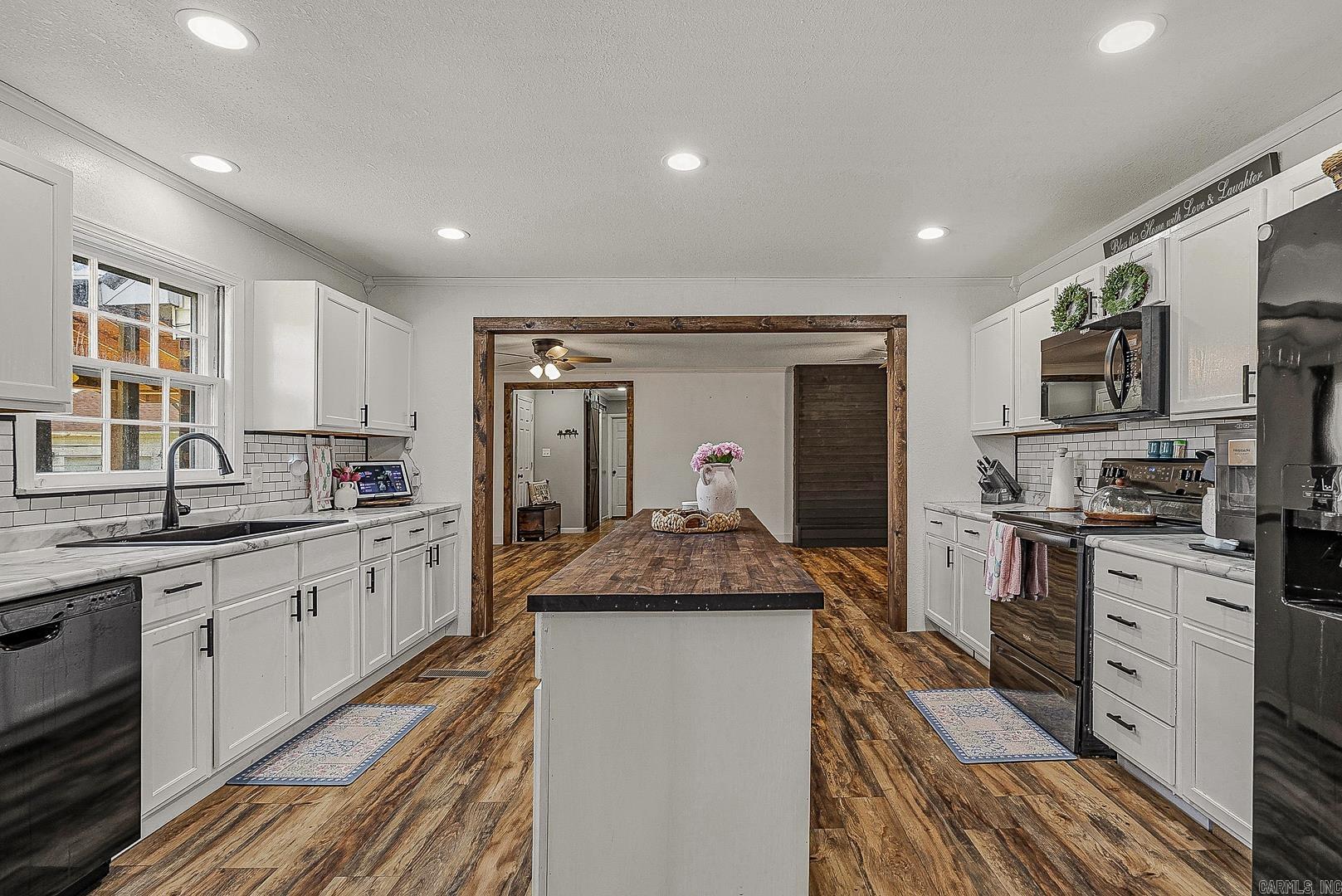 77 Cr 1412 Property Photo 37