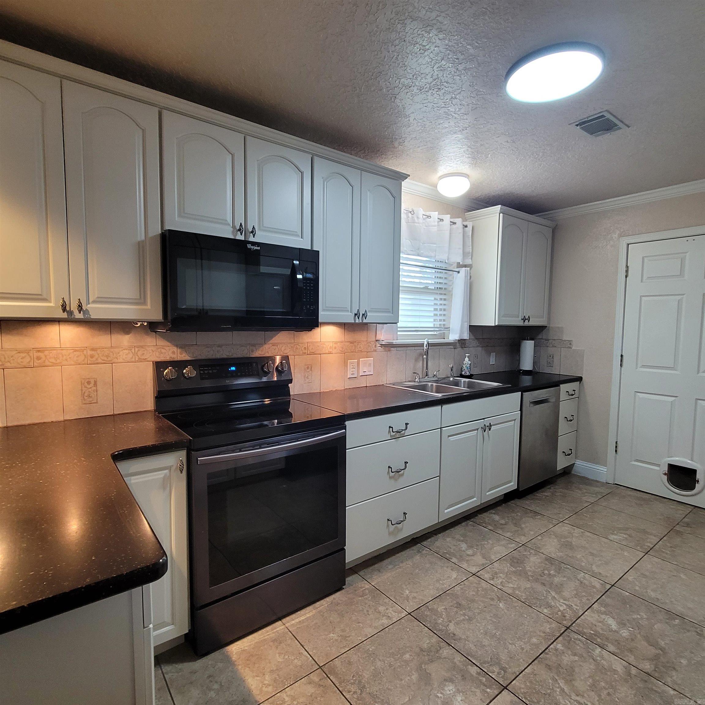 216 Remington Terrace Property Photo 9