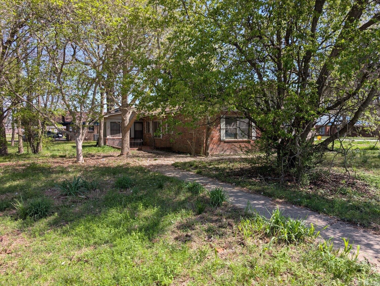 405 W Jackson Property Photo 2