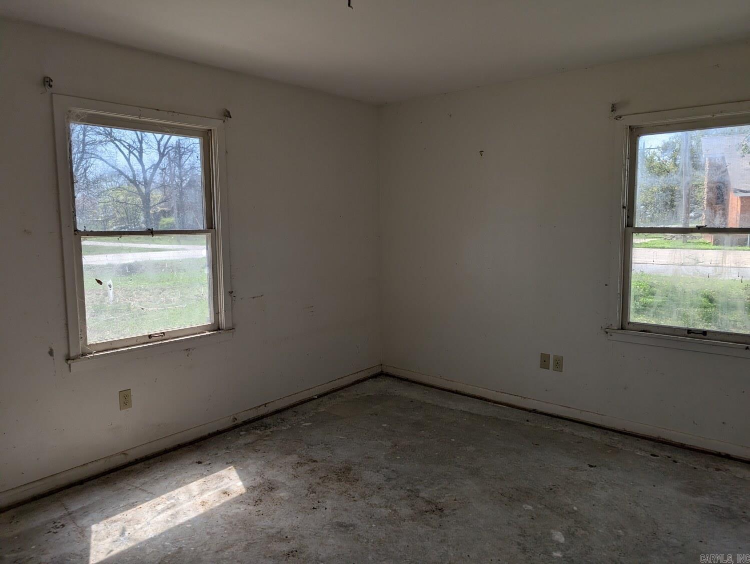 405 W Jackson Property Photo 9