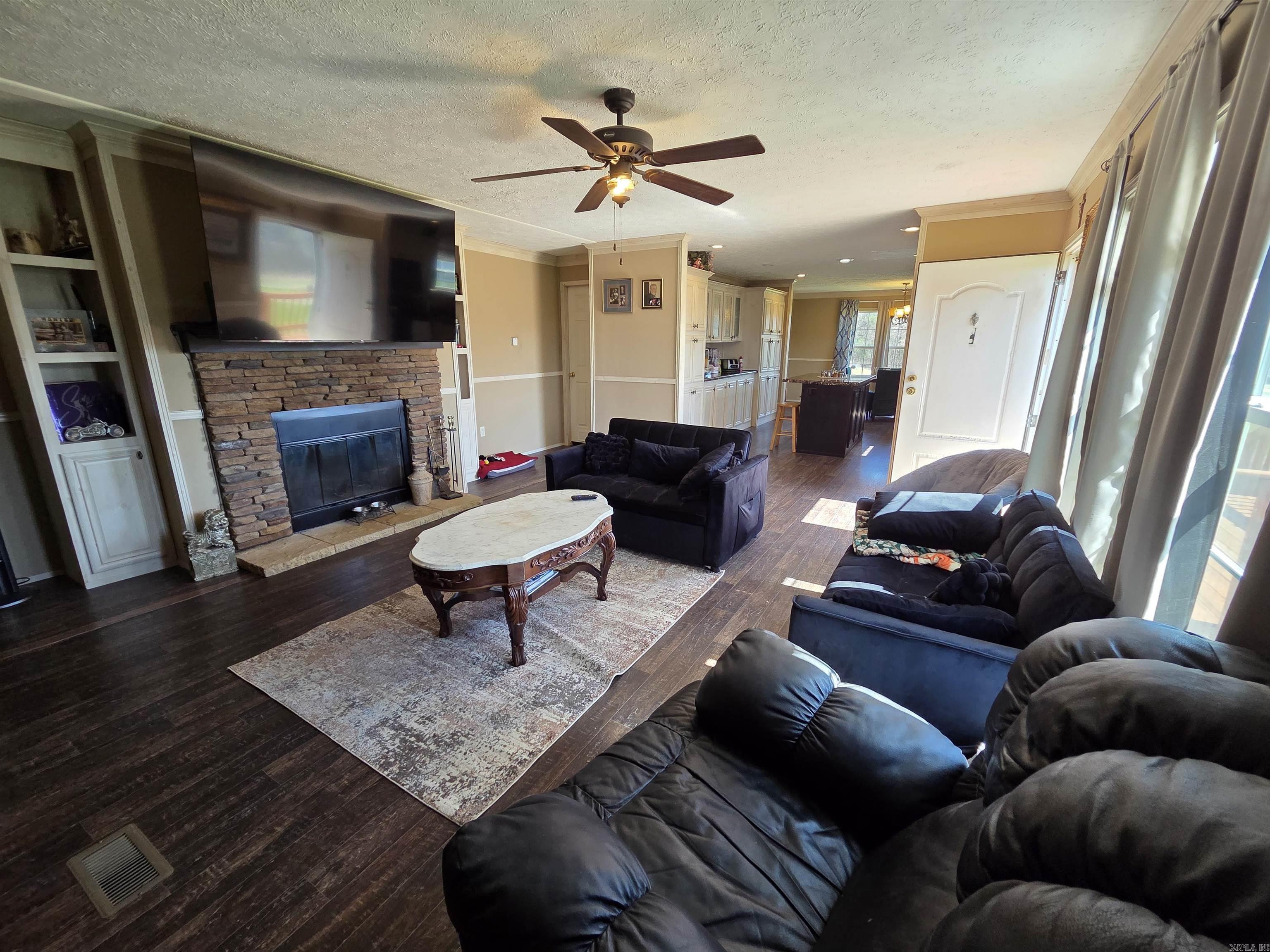 2102 Lake Shore Lane Property Photo 13