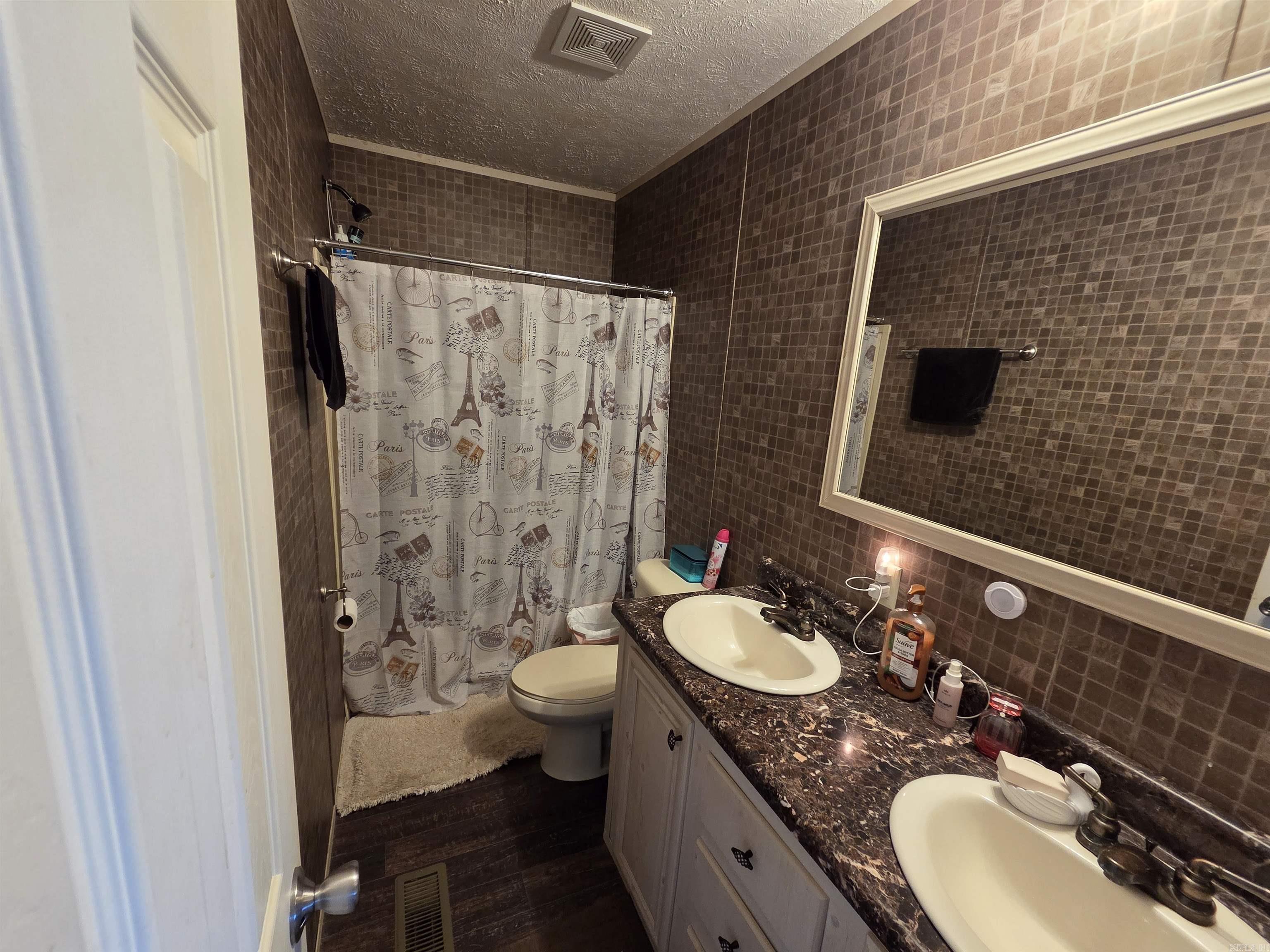 2102 Lake Shore Lane Property Photo 23