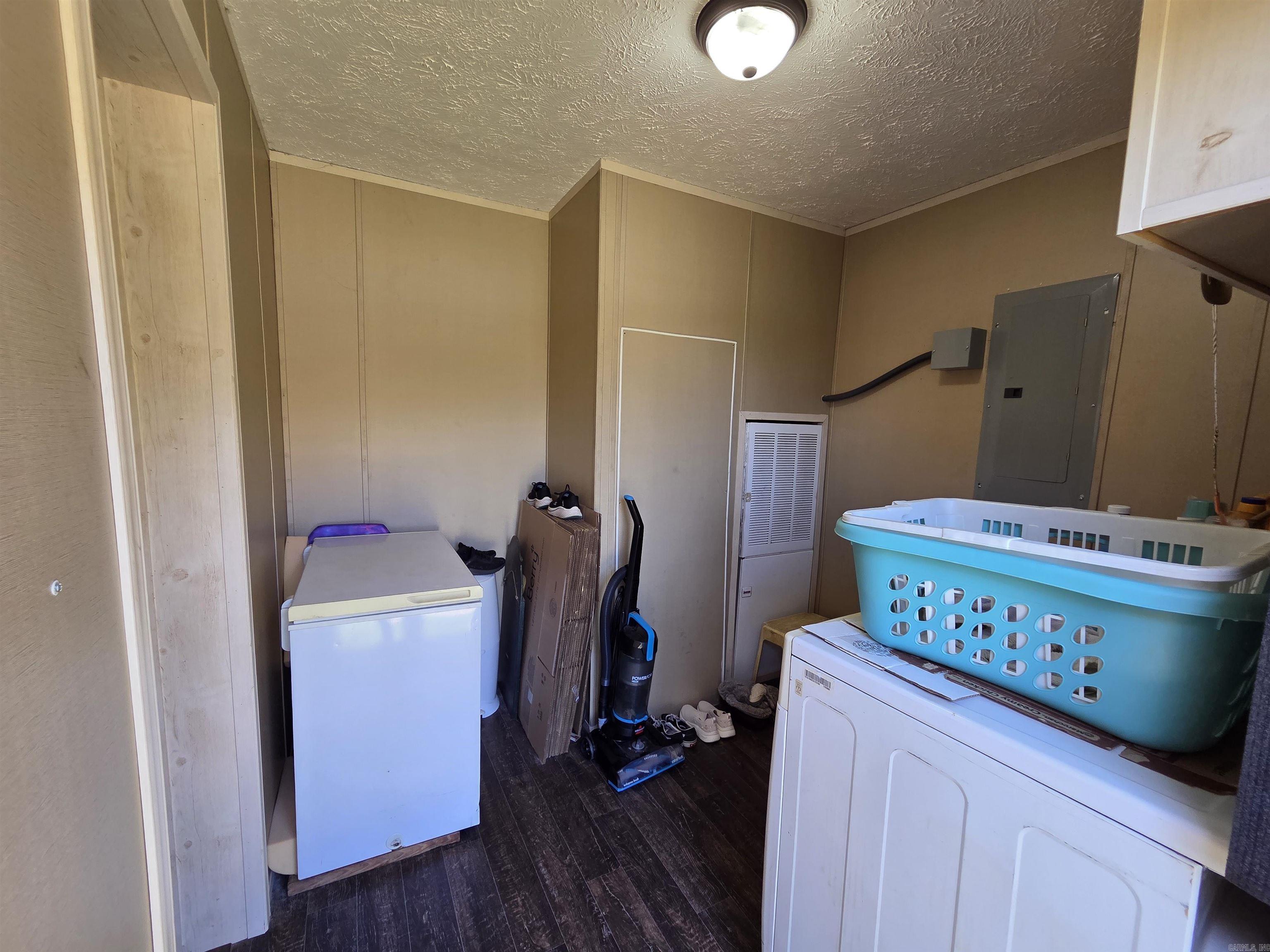 2102 Lake Shore Lane Property Photo 32
