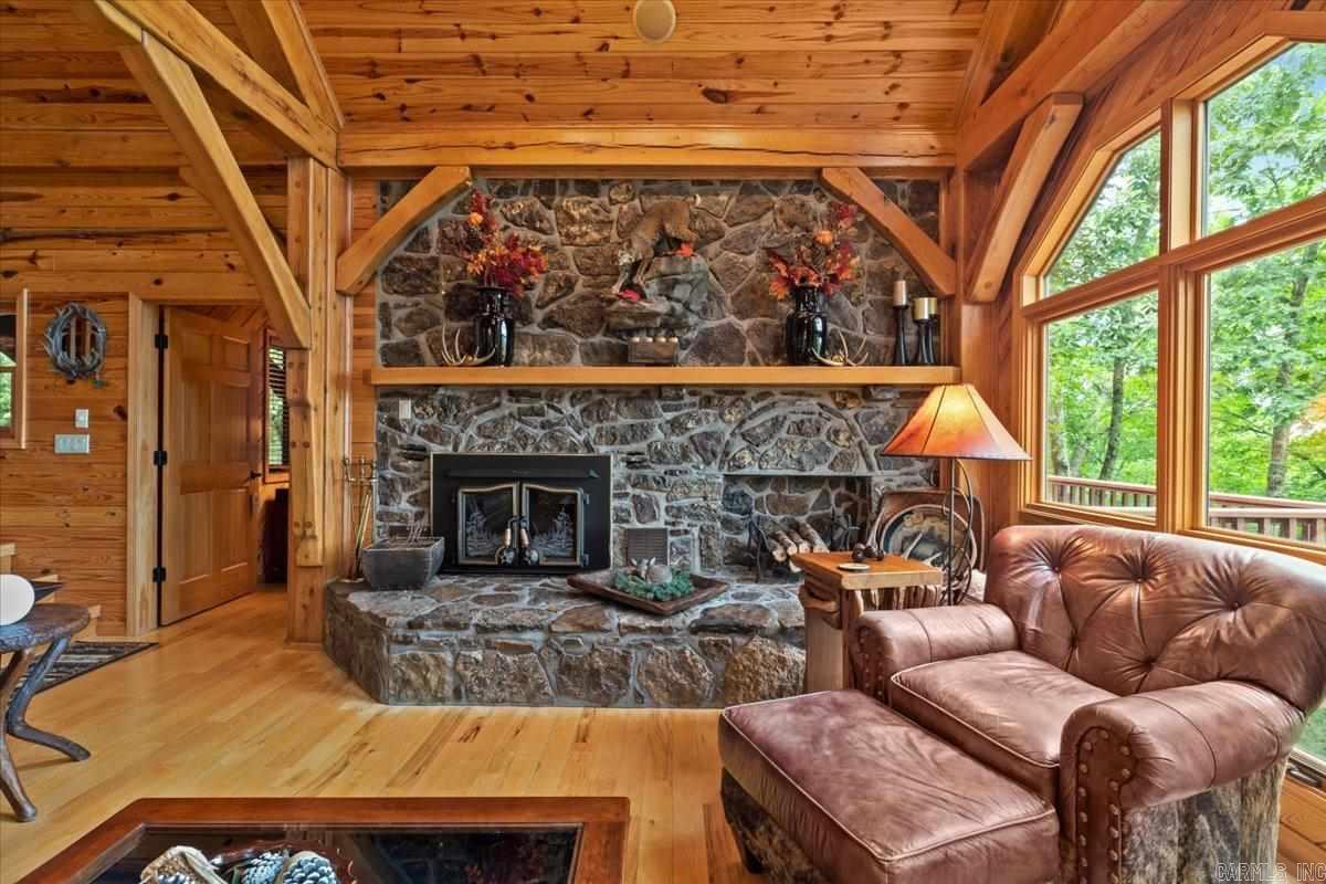 100 Trout Way Property Photo 15