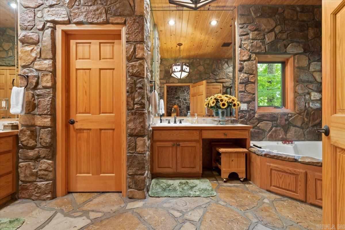100 Trout Way Property Photo 19