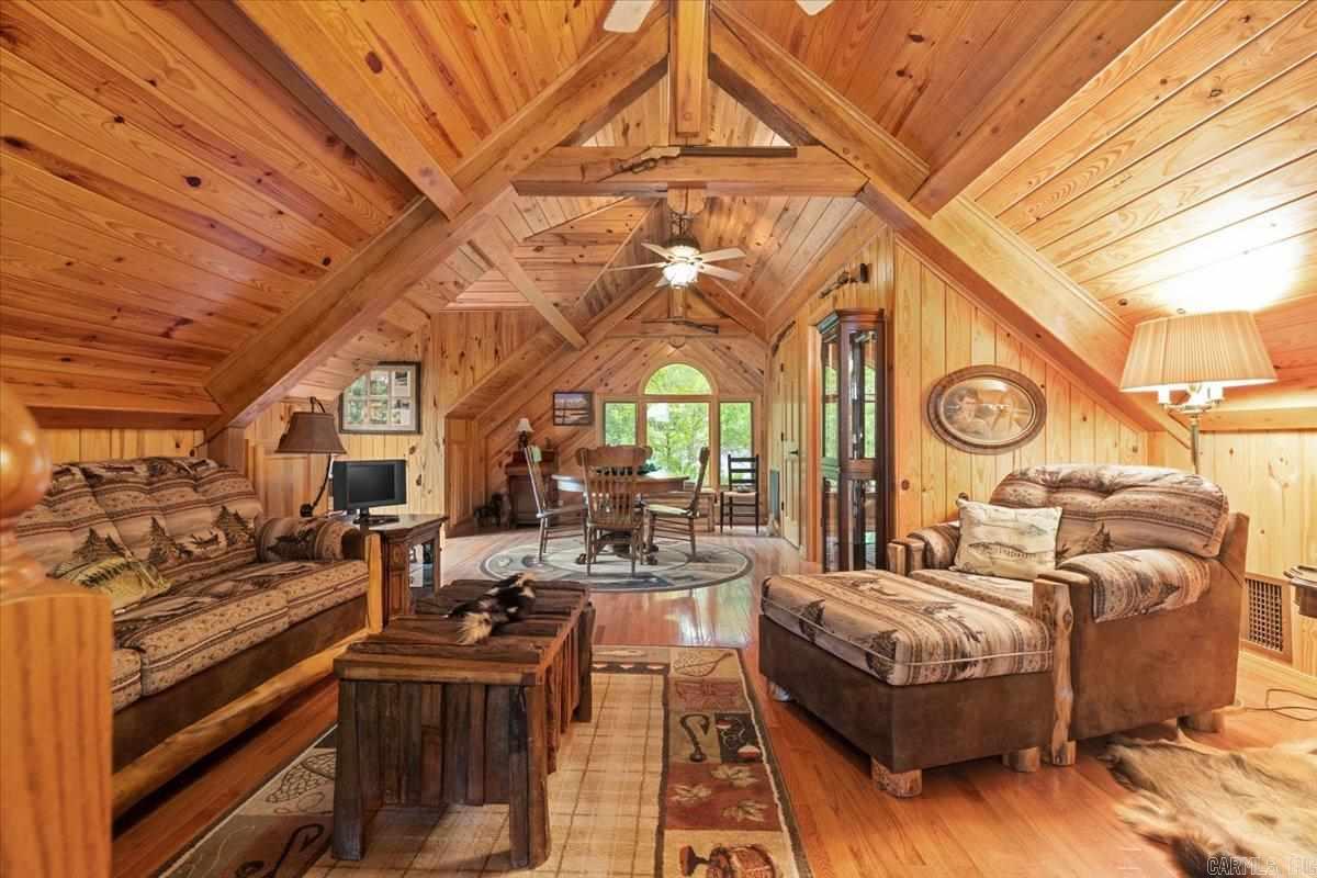 100 Trout Way Property Photo 25