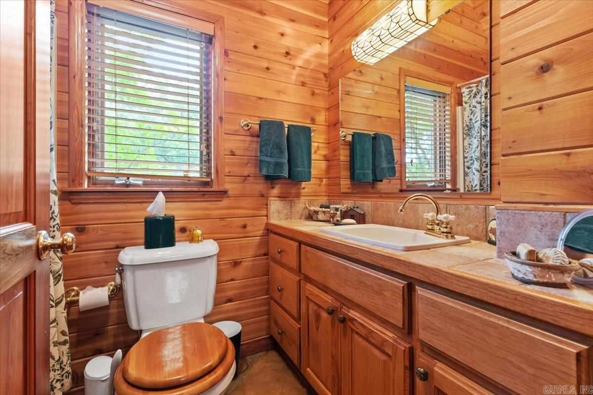 100 Trout Way Property Photo 33