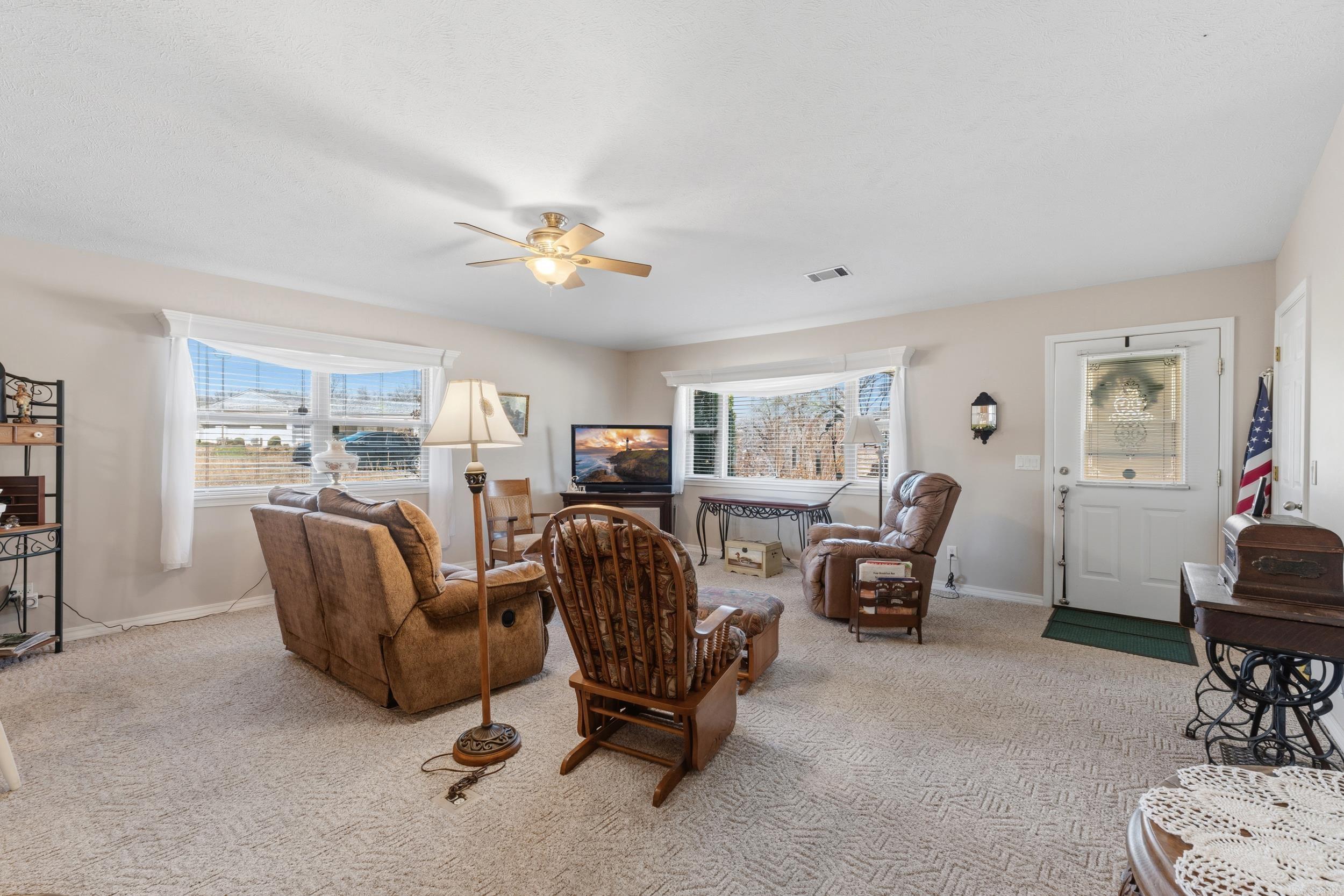 38 Devonshire Circle Property Photo 5