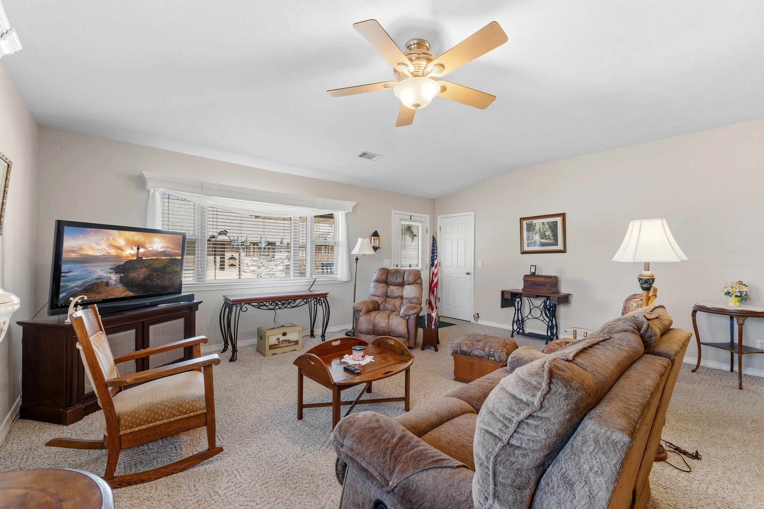 38 Devonshire Circle Property Photo 6