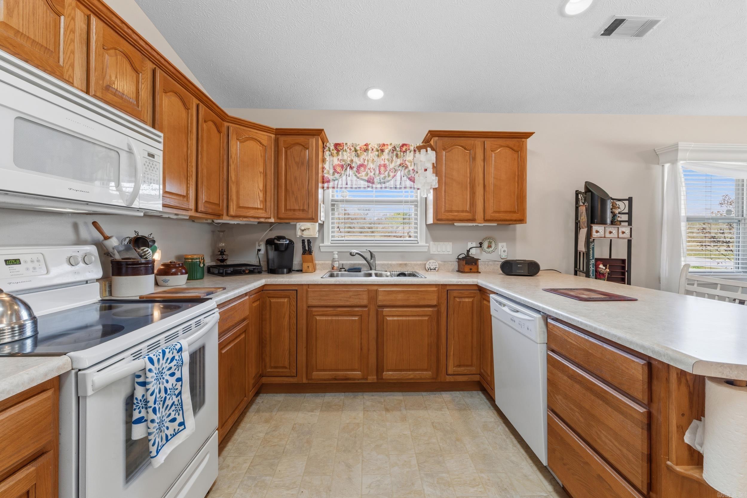 38 Devonshire Circle Property Photo 8
