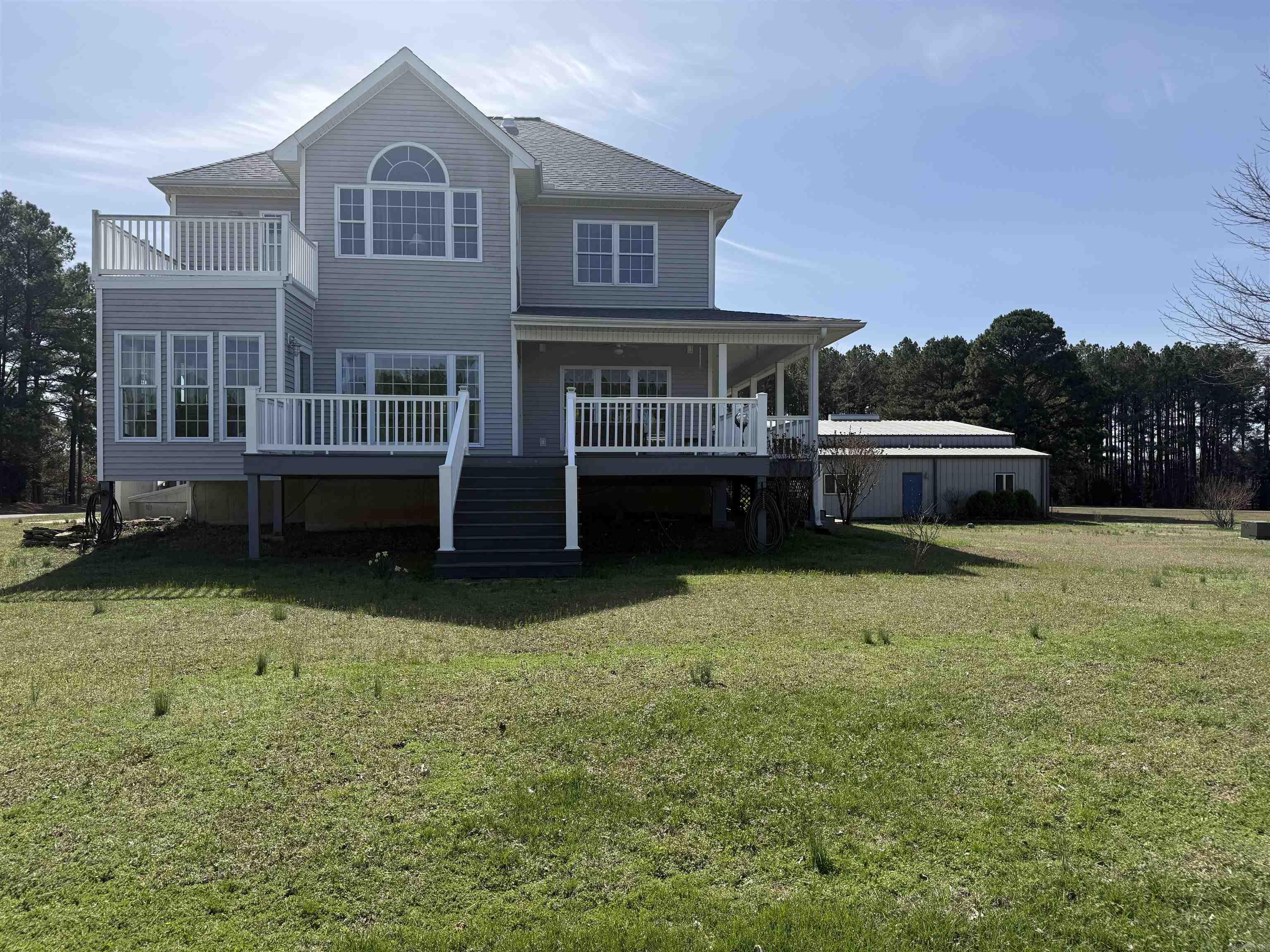 225 Stinson Drive Property Photo 3