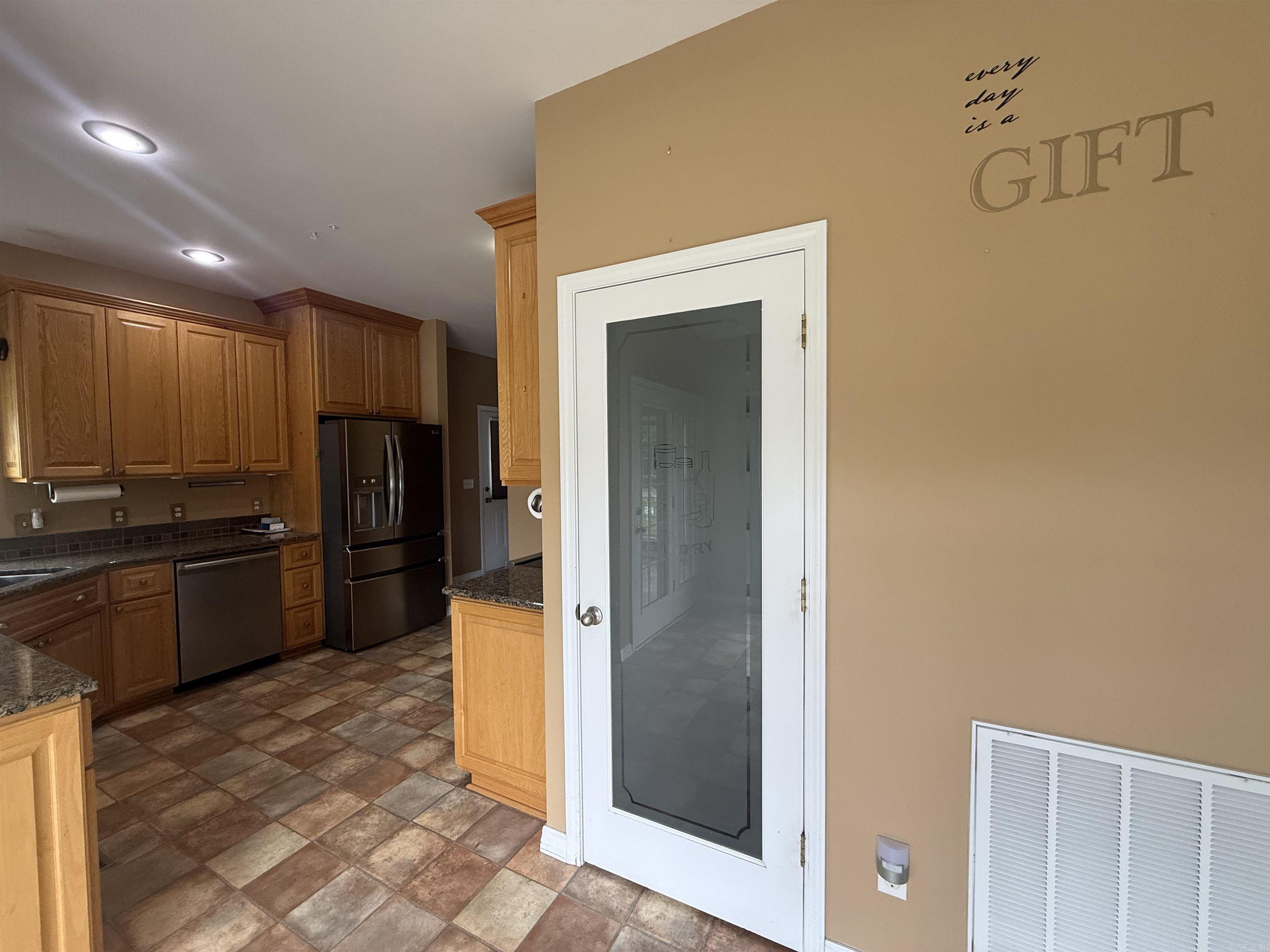 225 Stinson Drive Property Photo 19