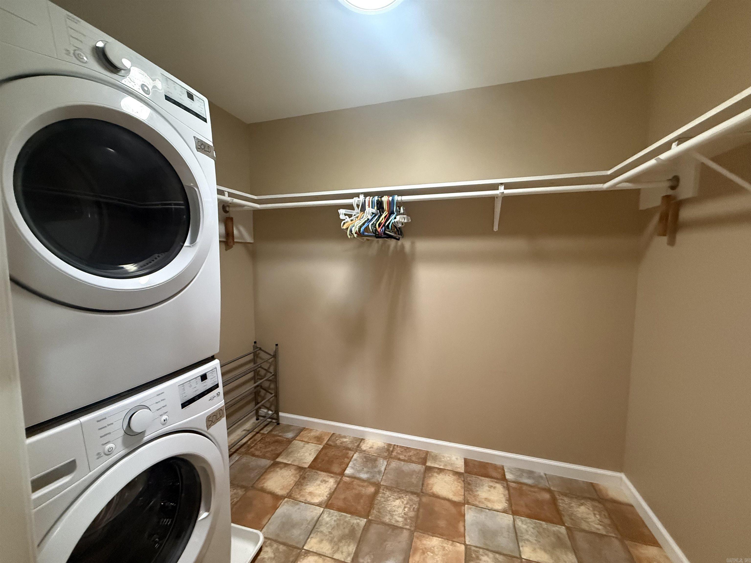 225 Stinson Drive Property Photo 29