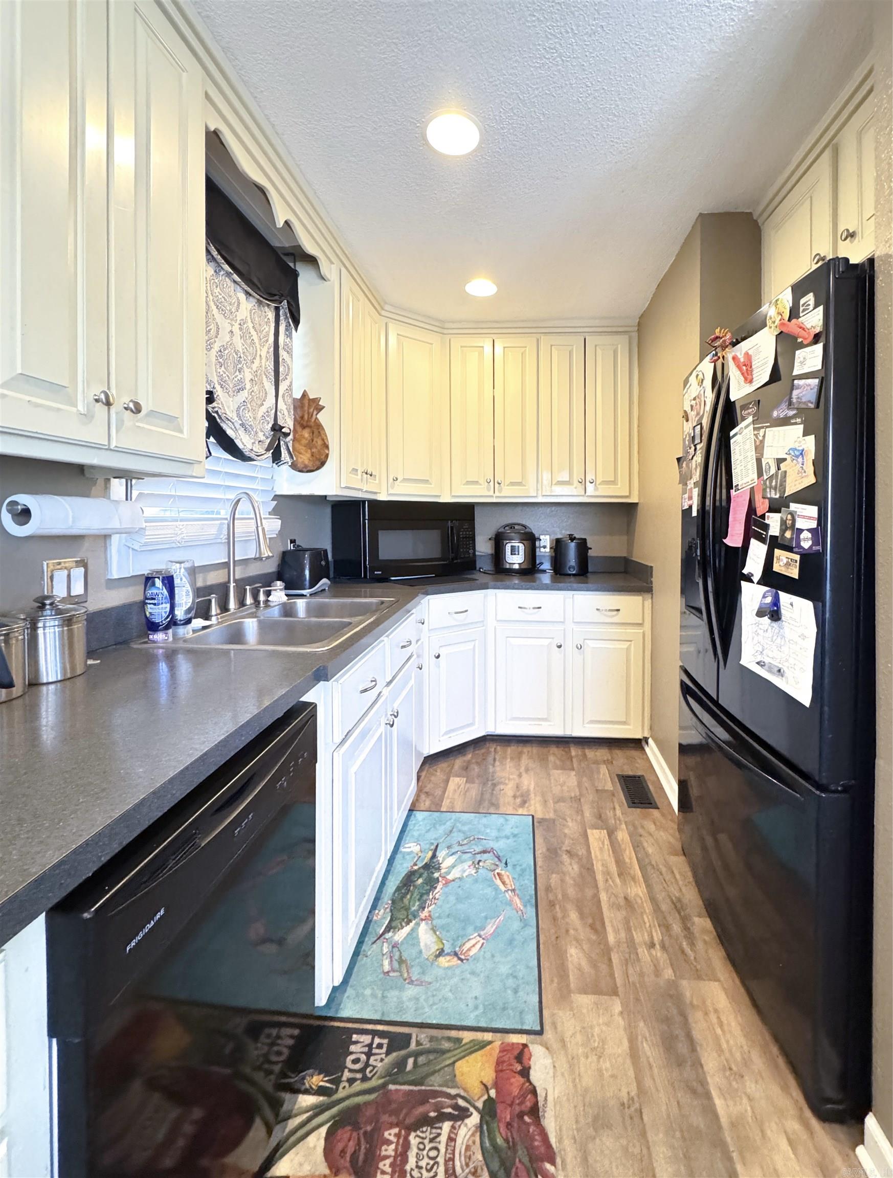 1 Plana Place Property Photo 8