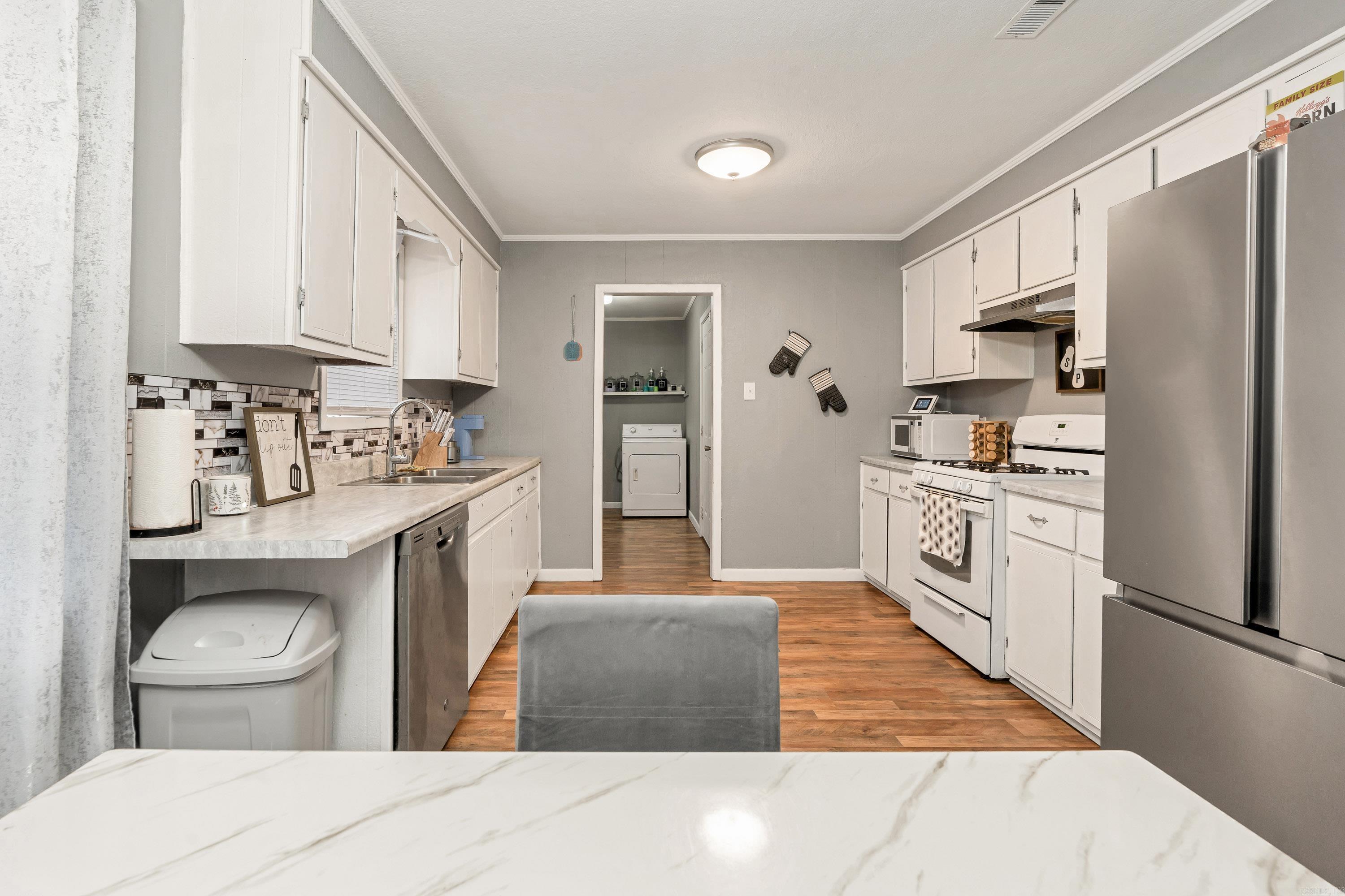 100 Park Street Property Photo 6