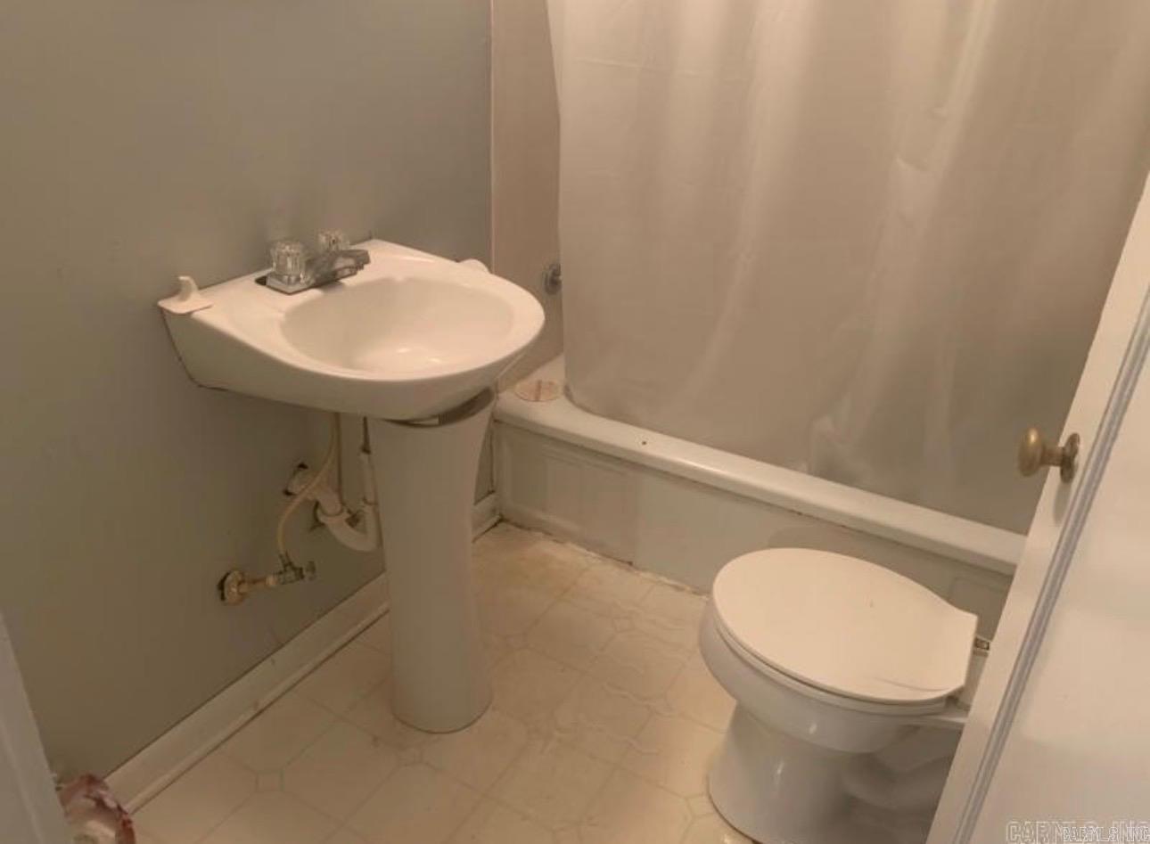 240 Ash Street Property Photo 10