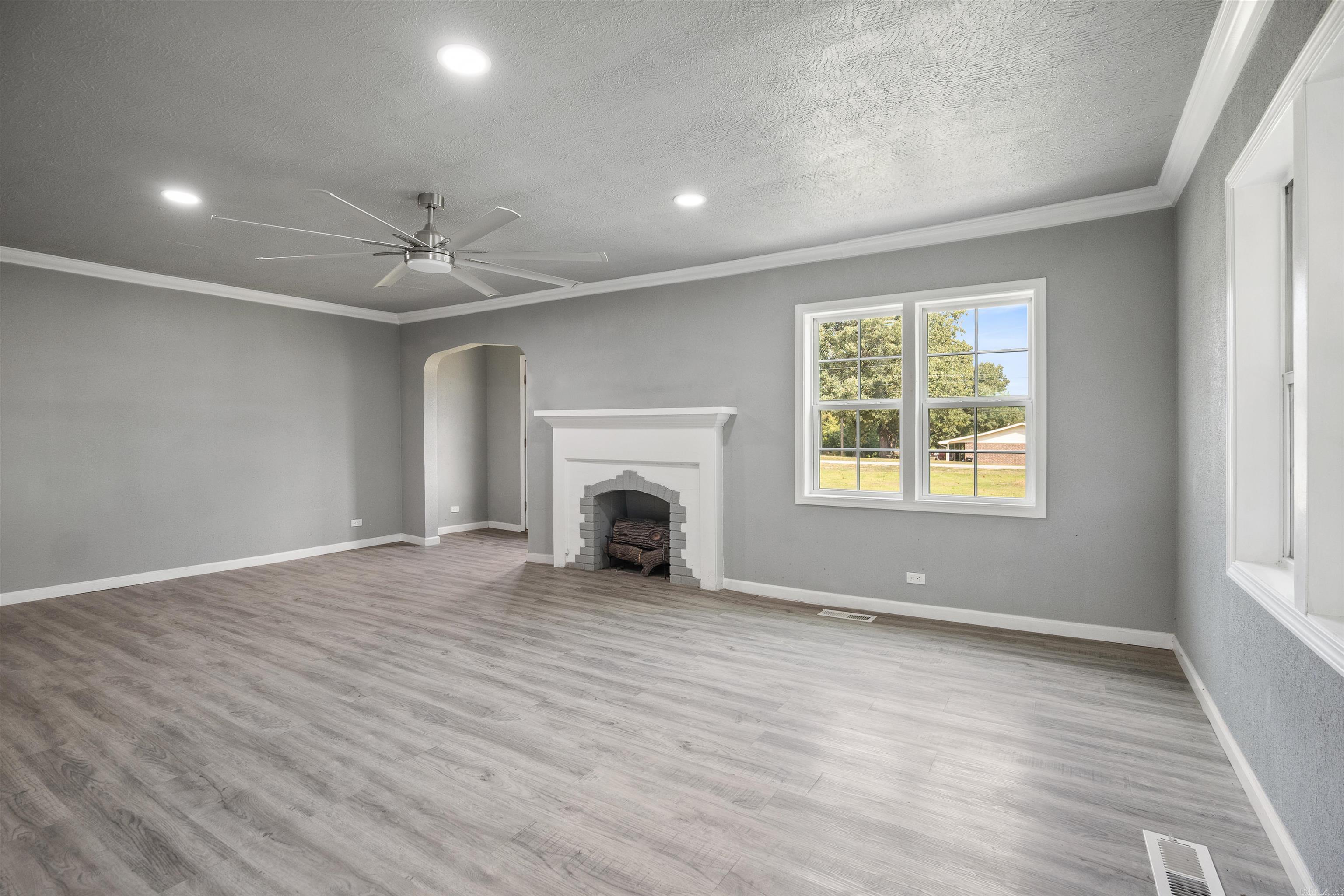 415 W Pine Street Property Photo 9
