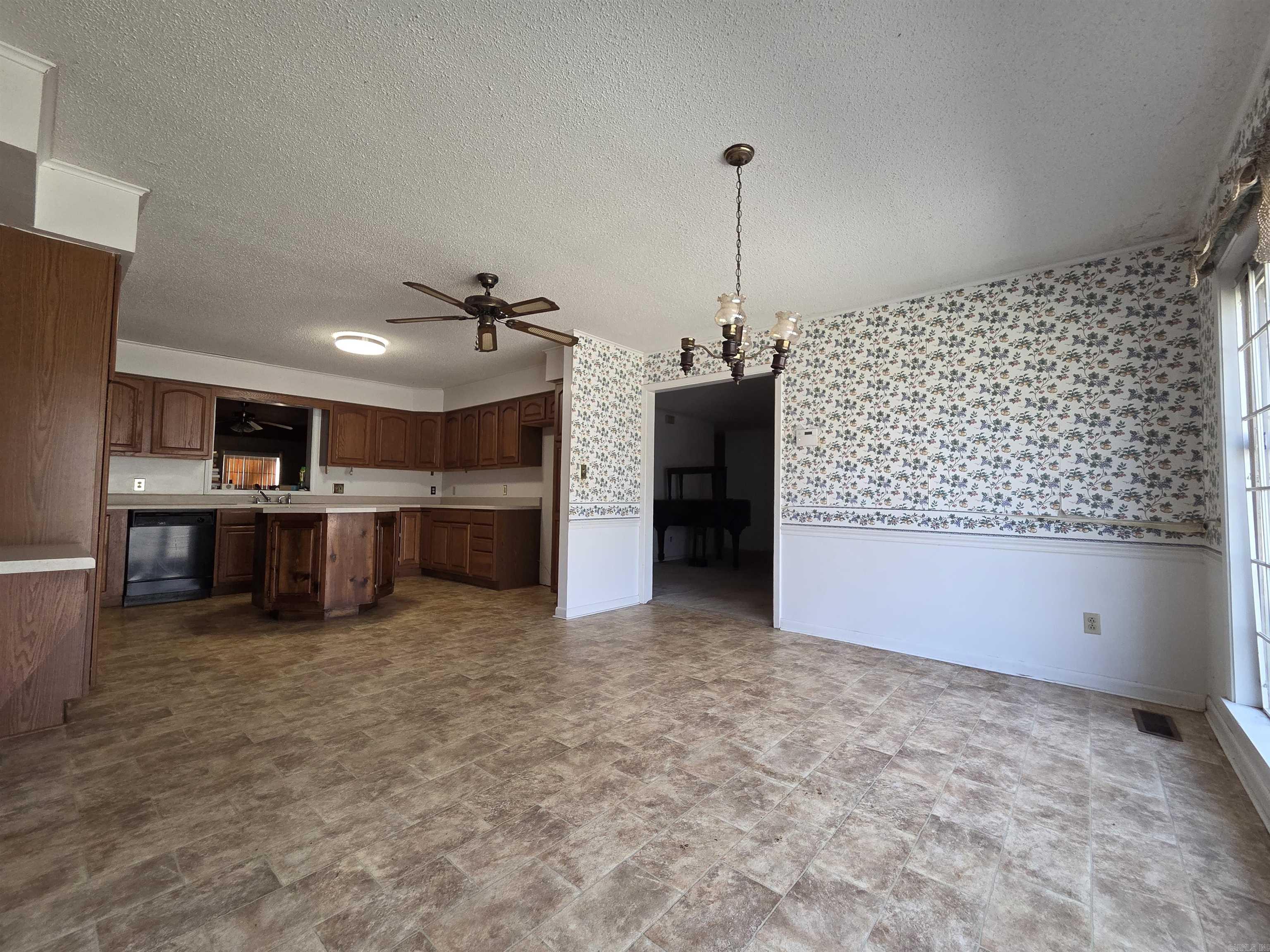 104 Cr 7010 Property Photo 6