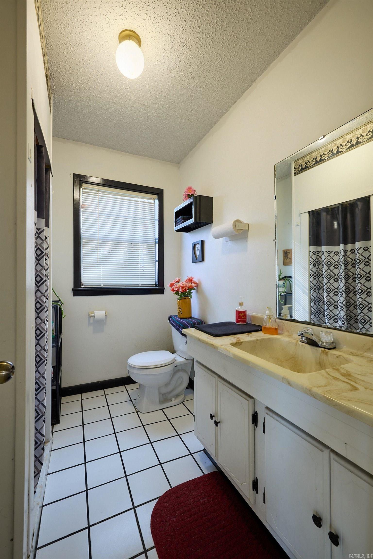 1100 N Reynolds Road Property Photo 14