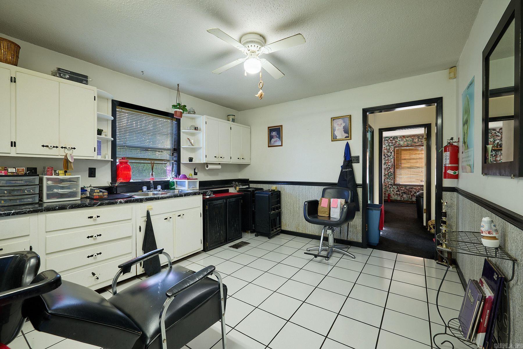 1100 N Reynolds Road Property Photo 15