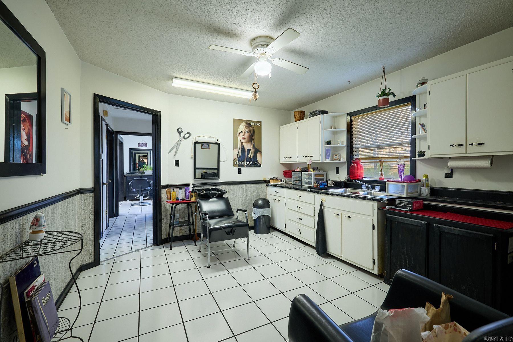 1100 N Reynolds Road Property Photo 16