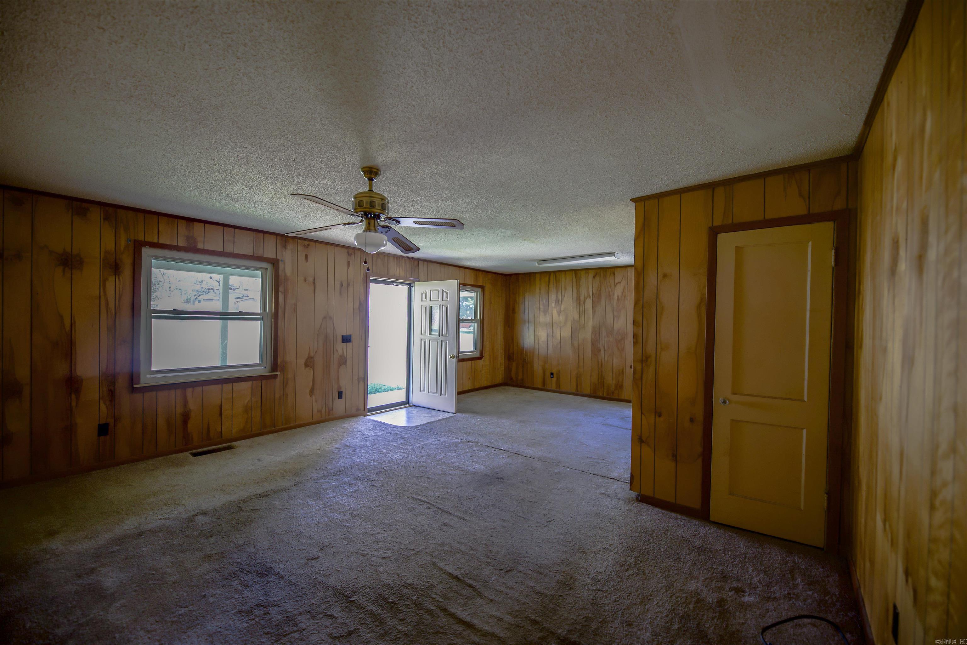 1421 Scotia St Property Photo 6