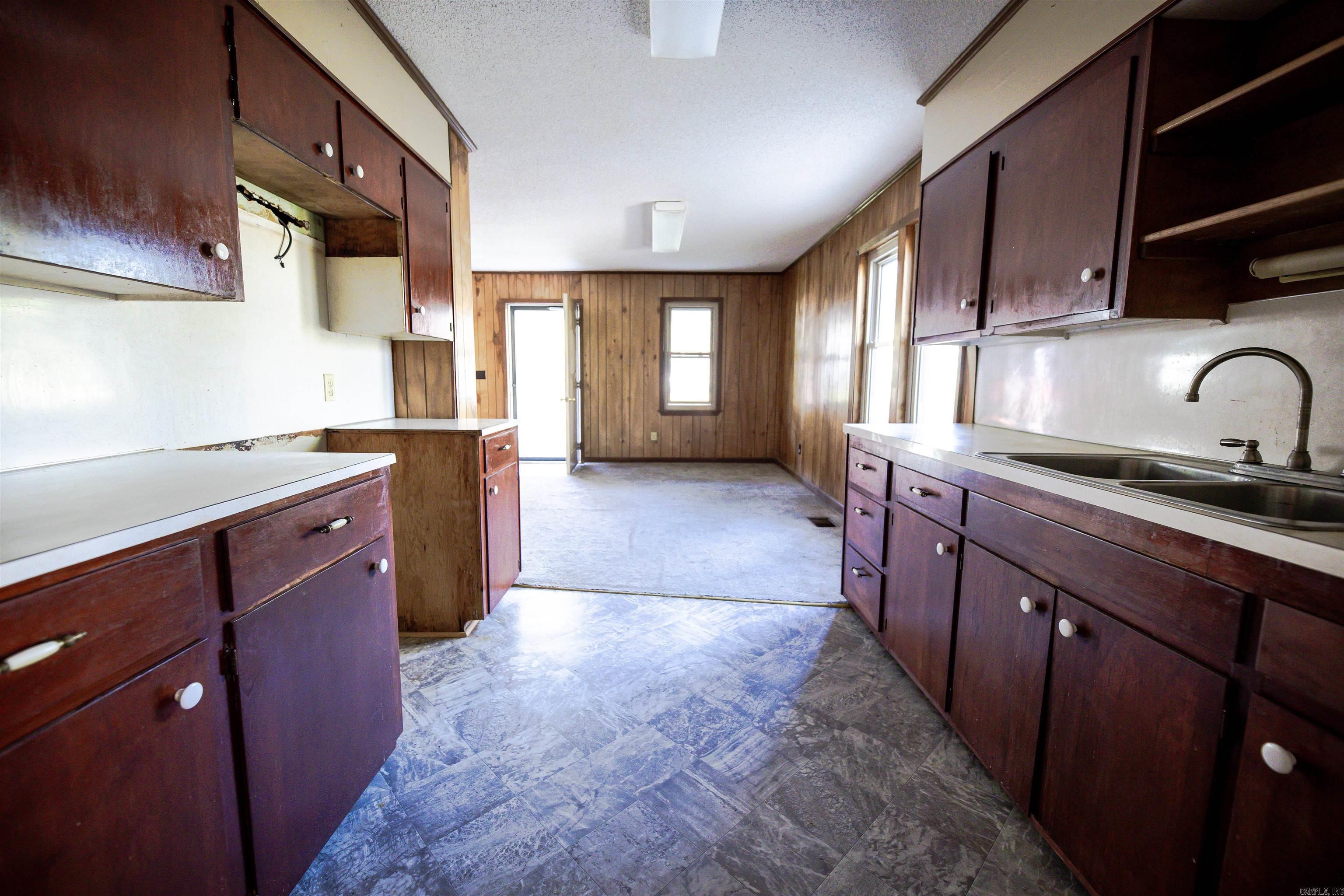 1421 Scotia St Property Photo 9