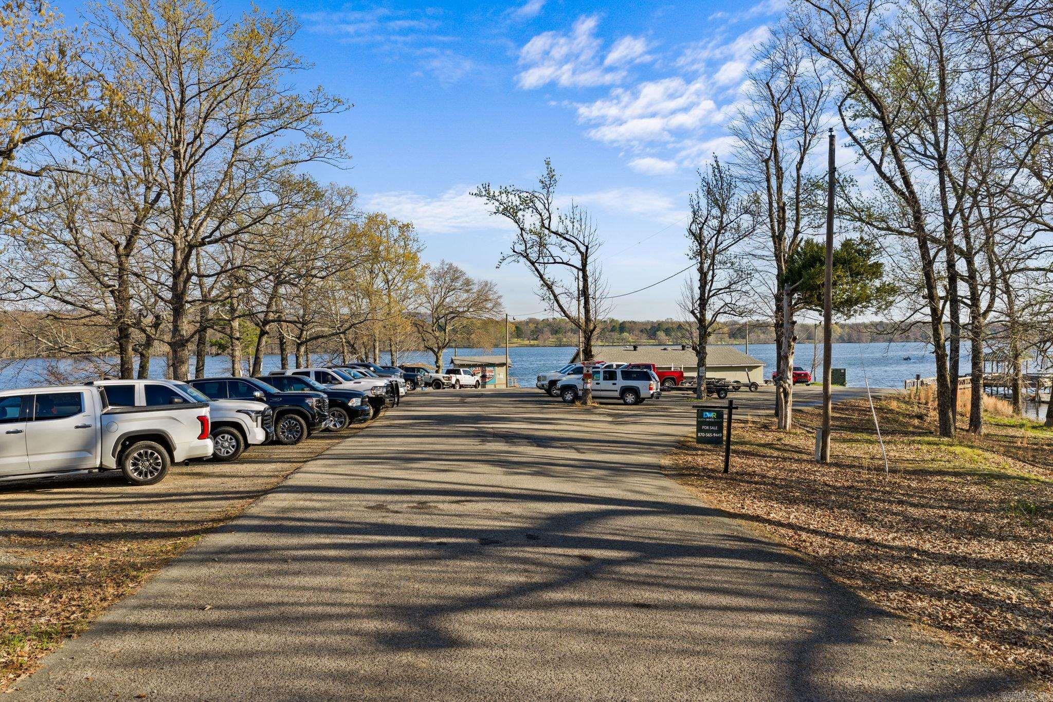 400 Lucky Landing Property Photo 13