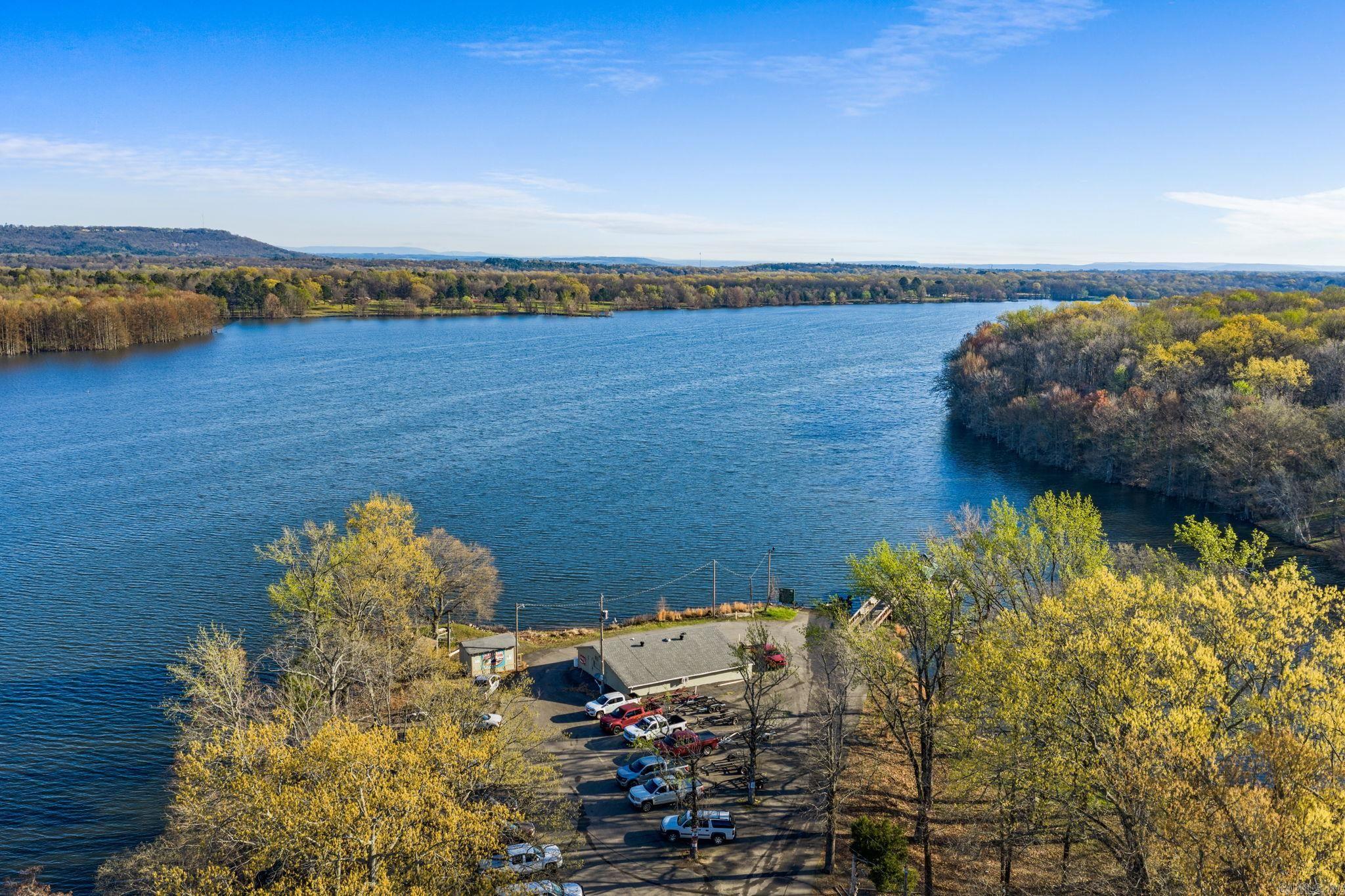 400 Lucky Landing Property Photo 14