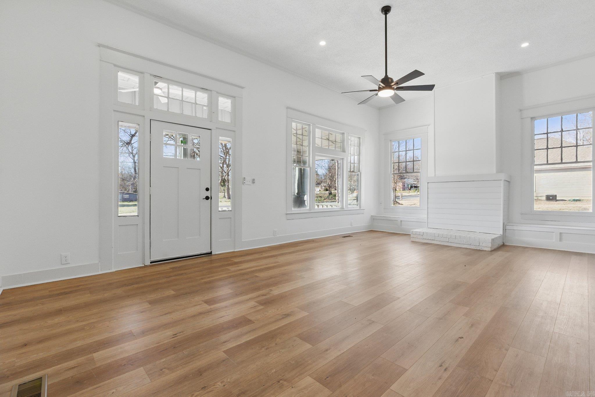 722 South Market Property Photo 2