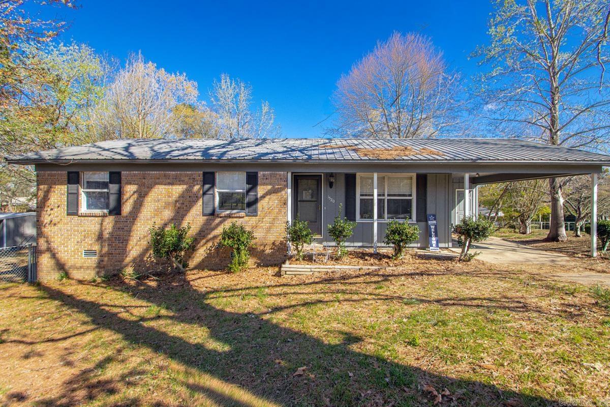 1520 Maple Street Property Photo 1