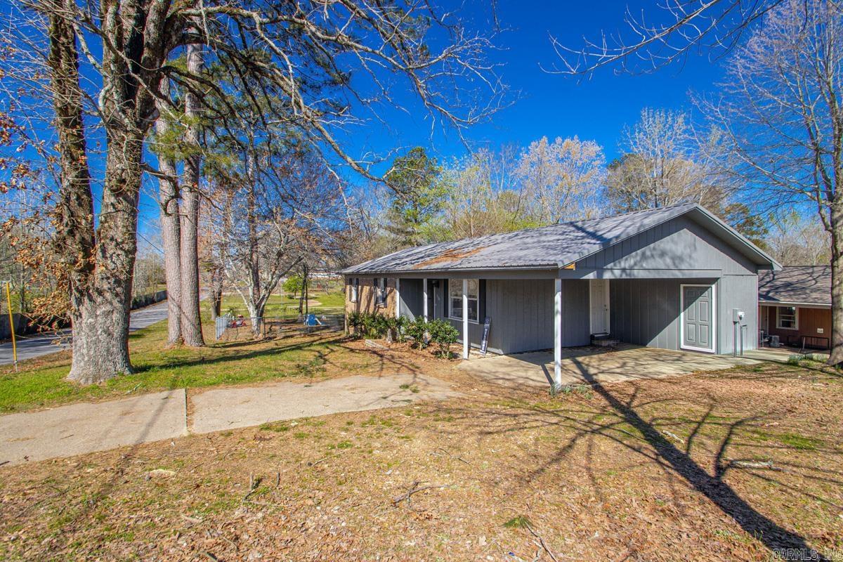 1520 Maple Street Property Photo 2