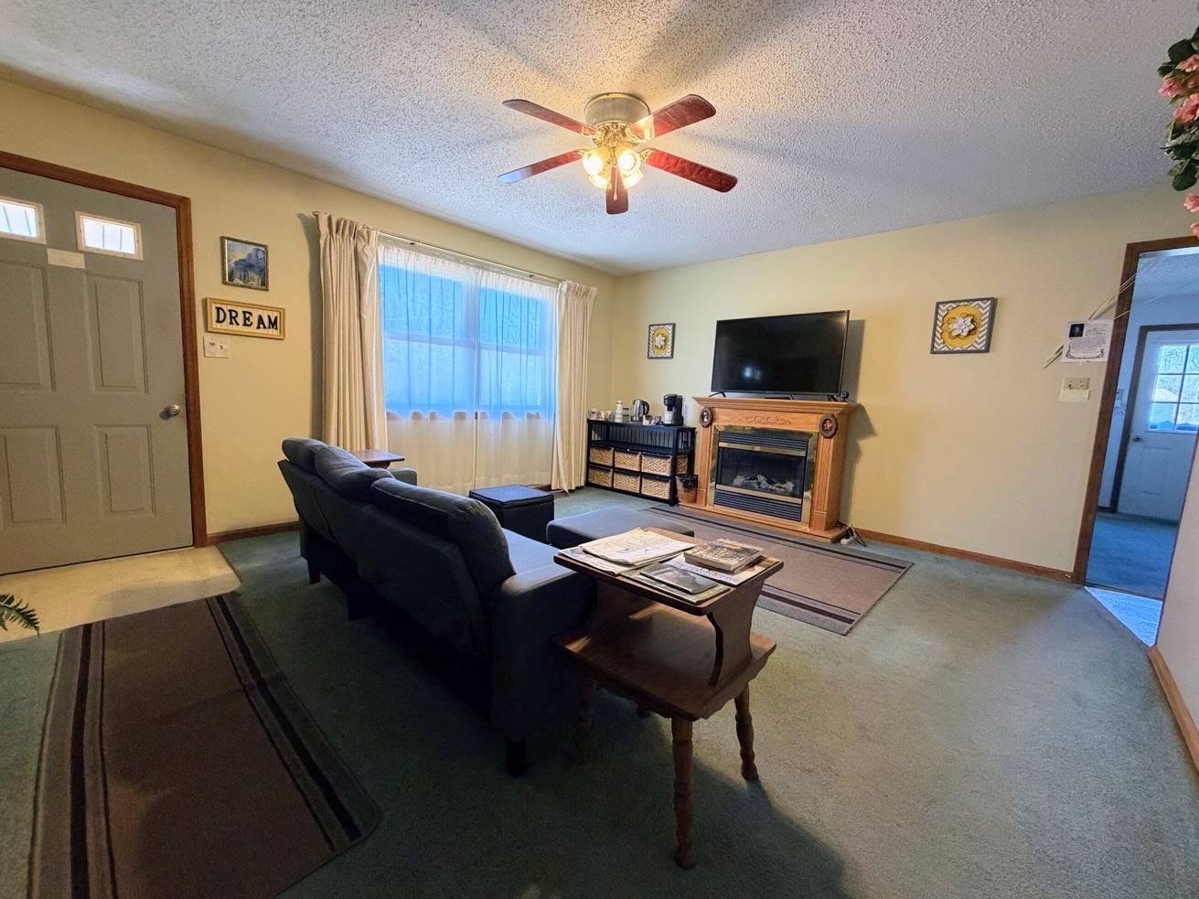 316 N Nightingale Drive Property Photo 4