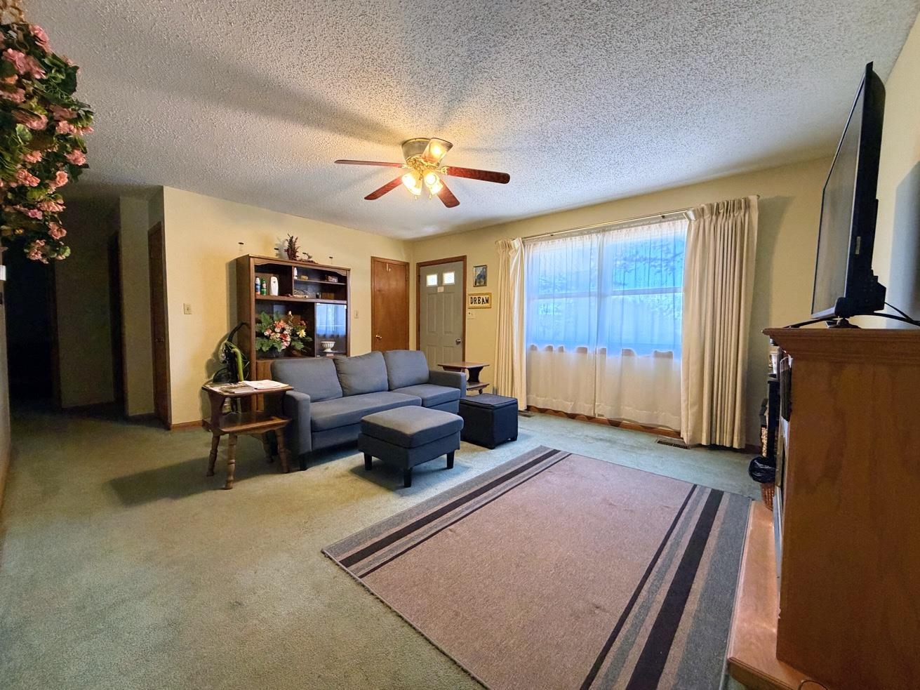 316 N Nightingale Drive Property Photo 5