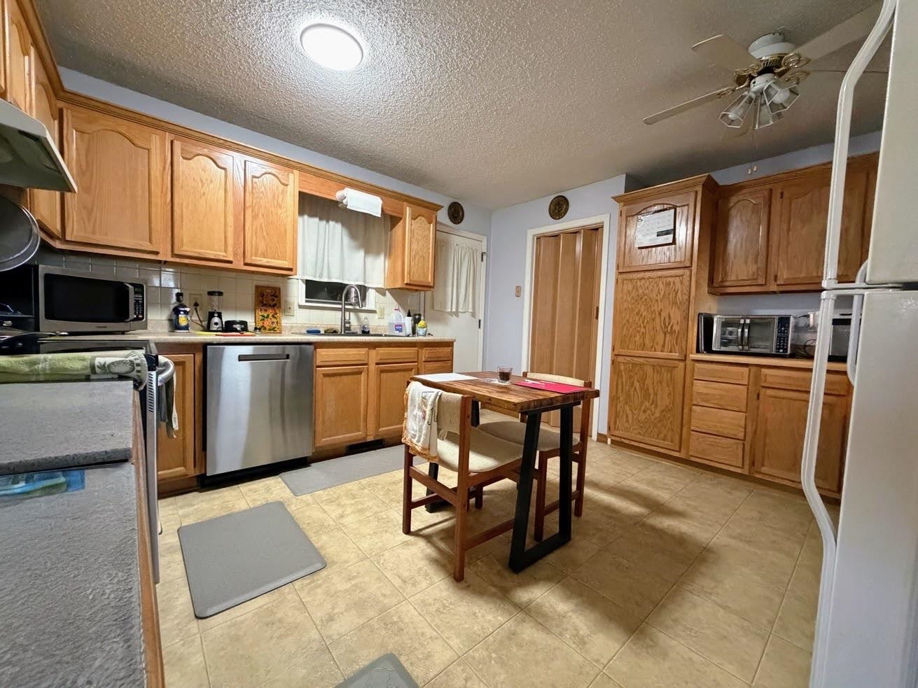 316 N Nightingale Drive Property Photo 7