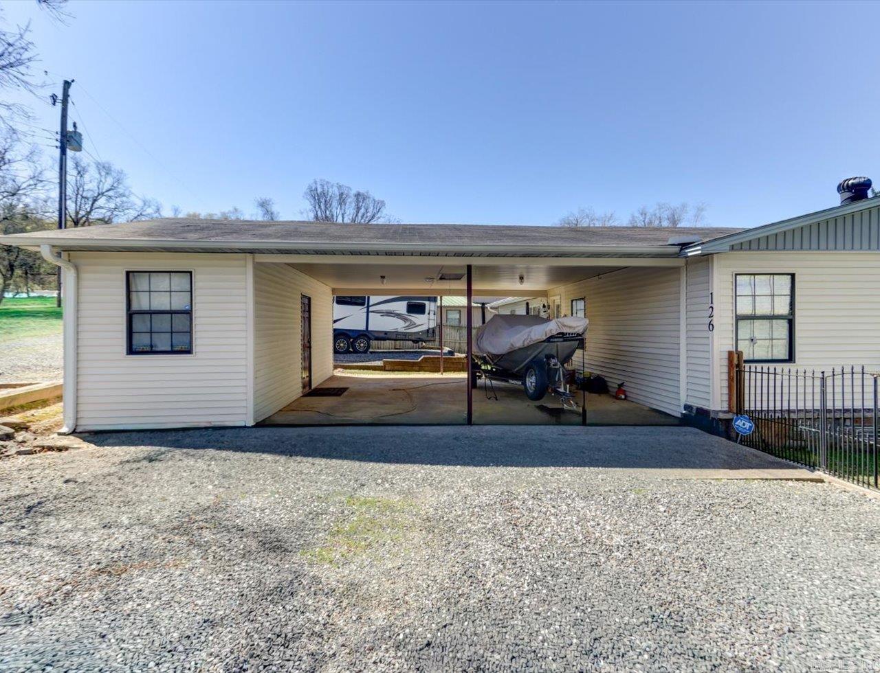 126 Oakridge Property Photo 3
