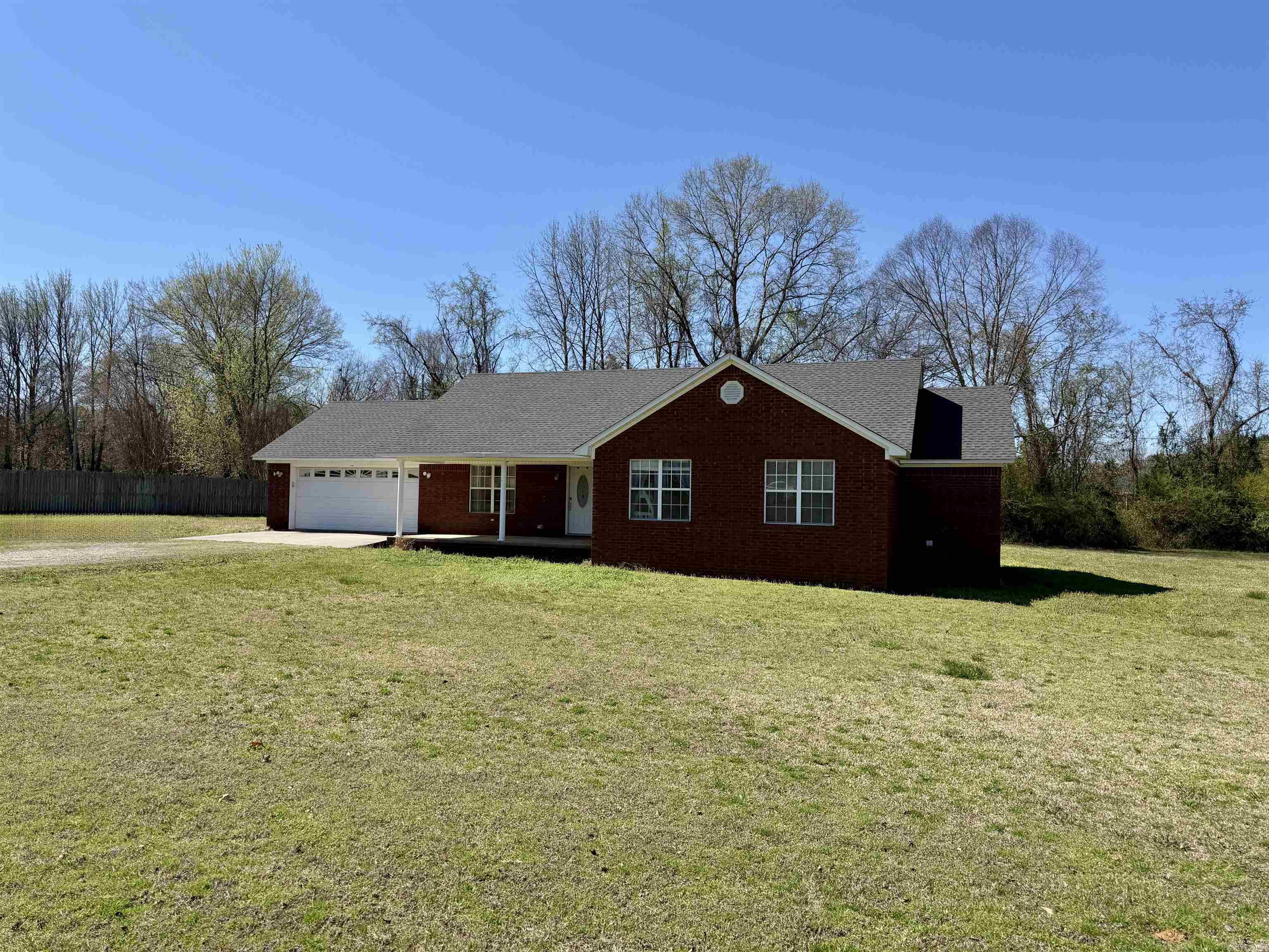 196 Angela Dr Property Photo 2