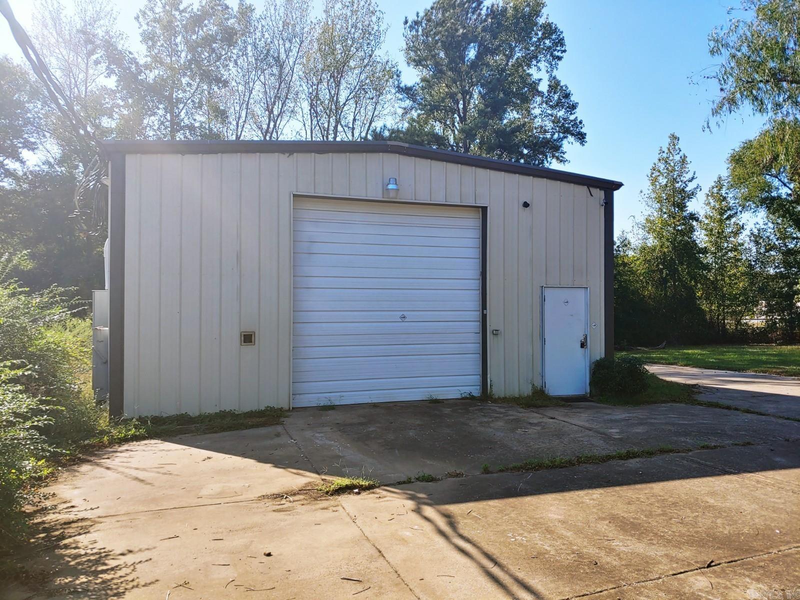 21505 Hwy 365 N Property Photo 18