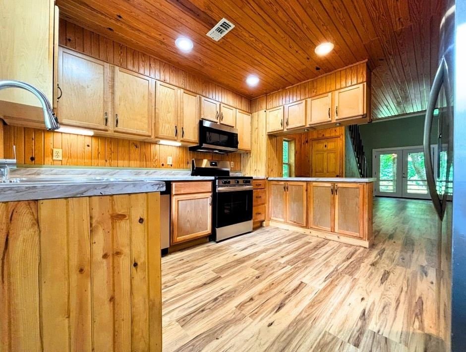 216 Bobo Drive Property Photo 12
