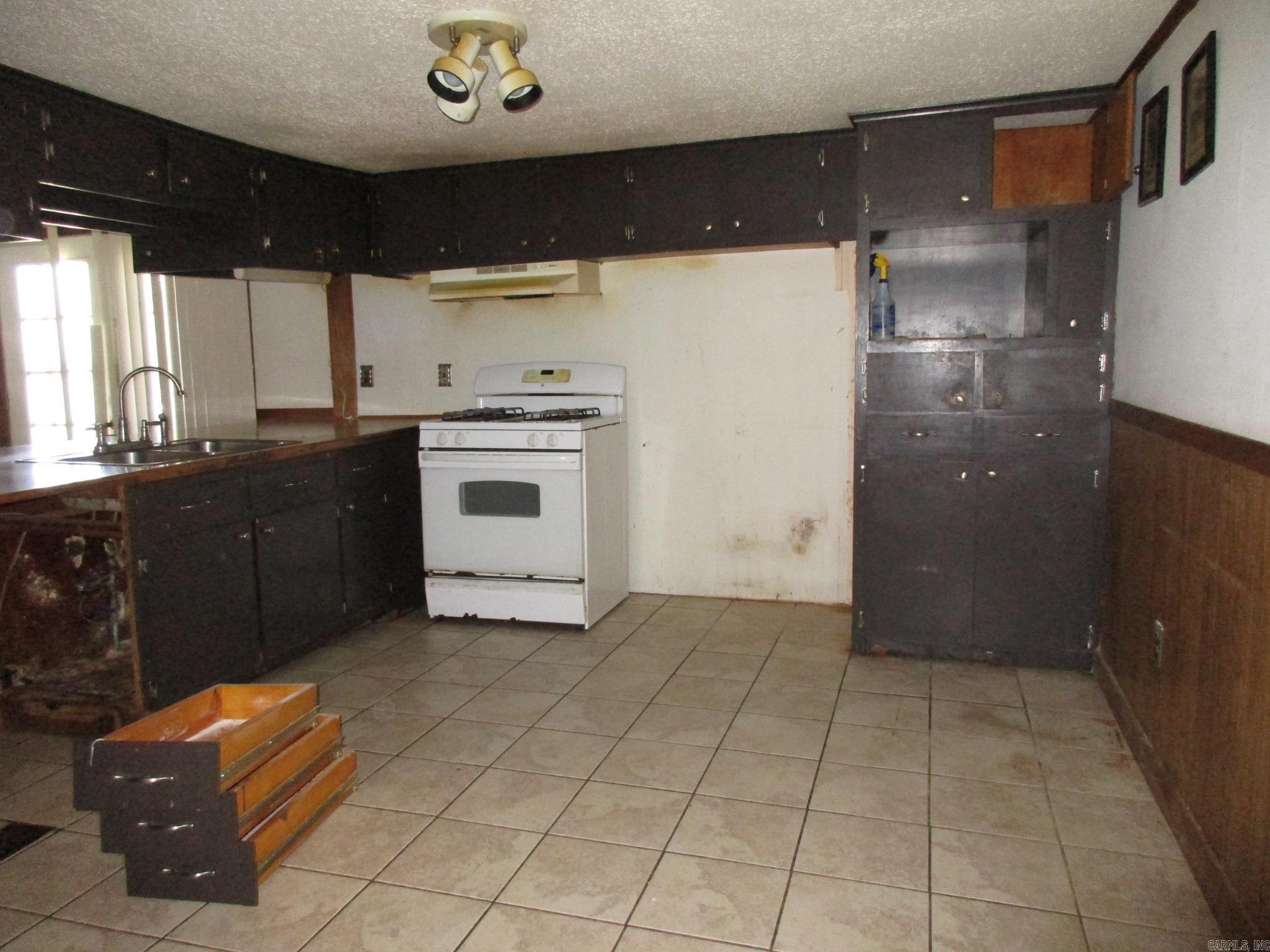 350 E Military Dr Property Photo 5