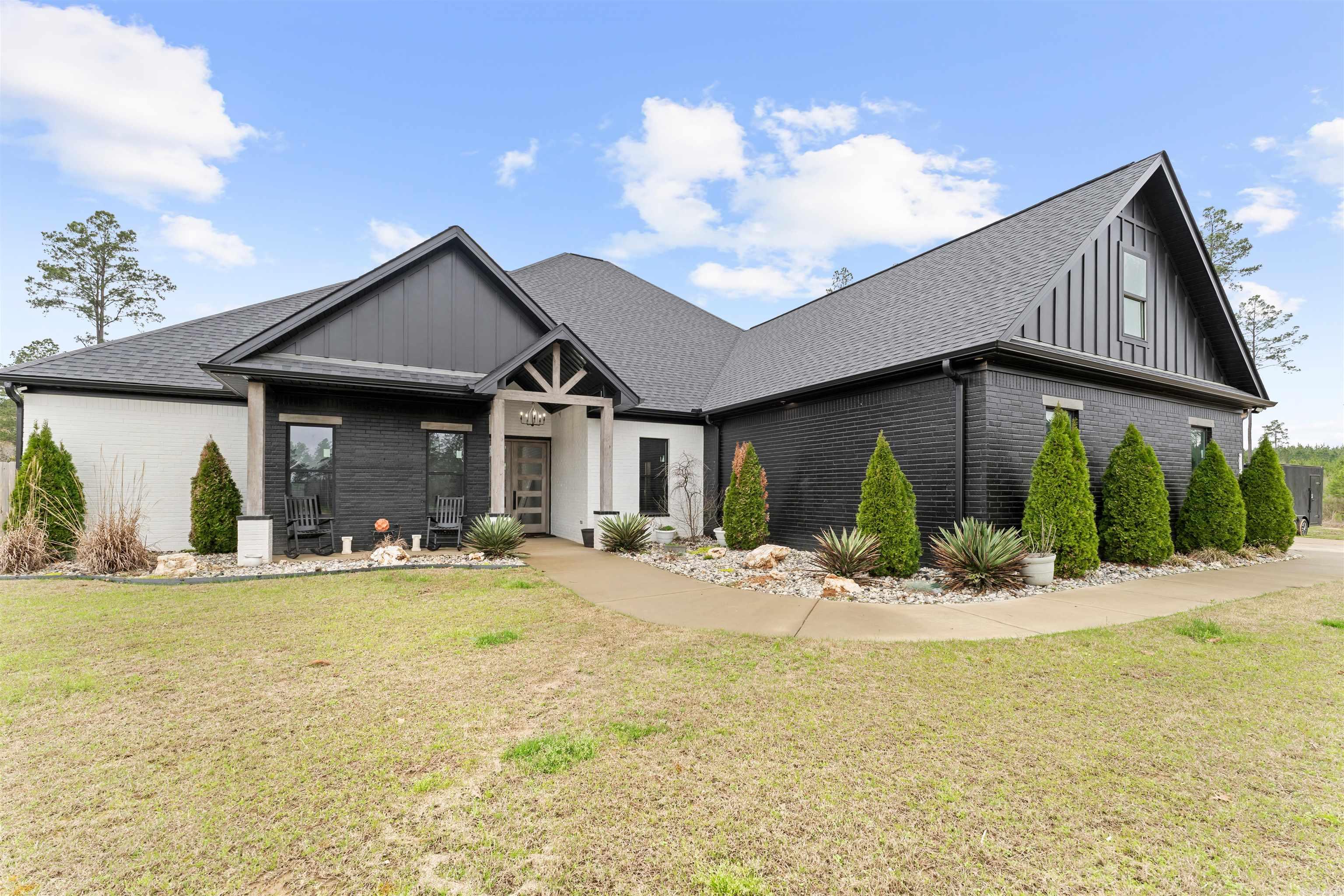 2065 Canyon Creek Parkway Property Photo 2