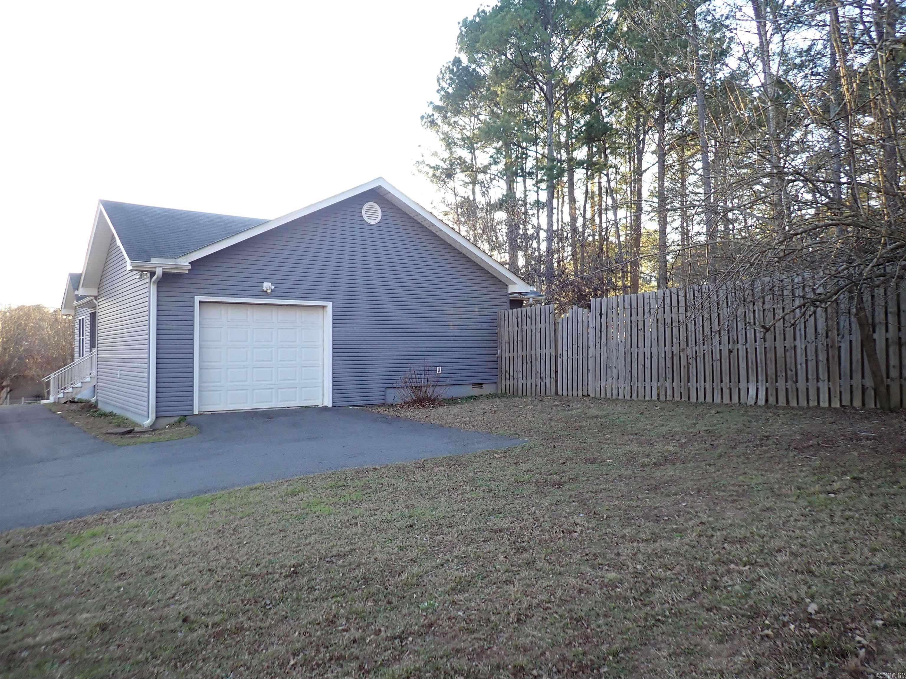 125 Shore Acres Drive Property Photo 7