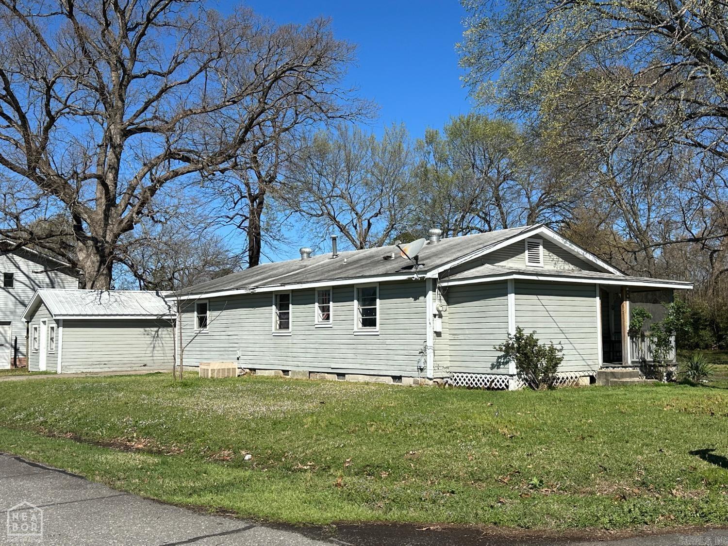 8 Locust Street Property Photo 1