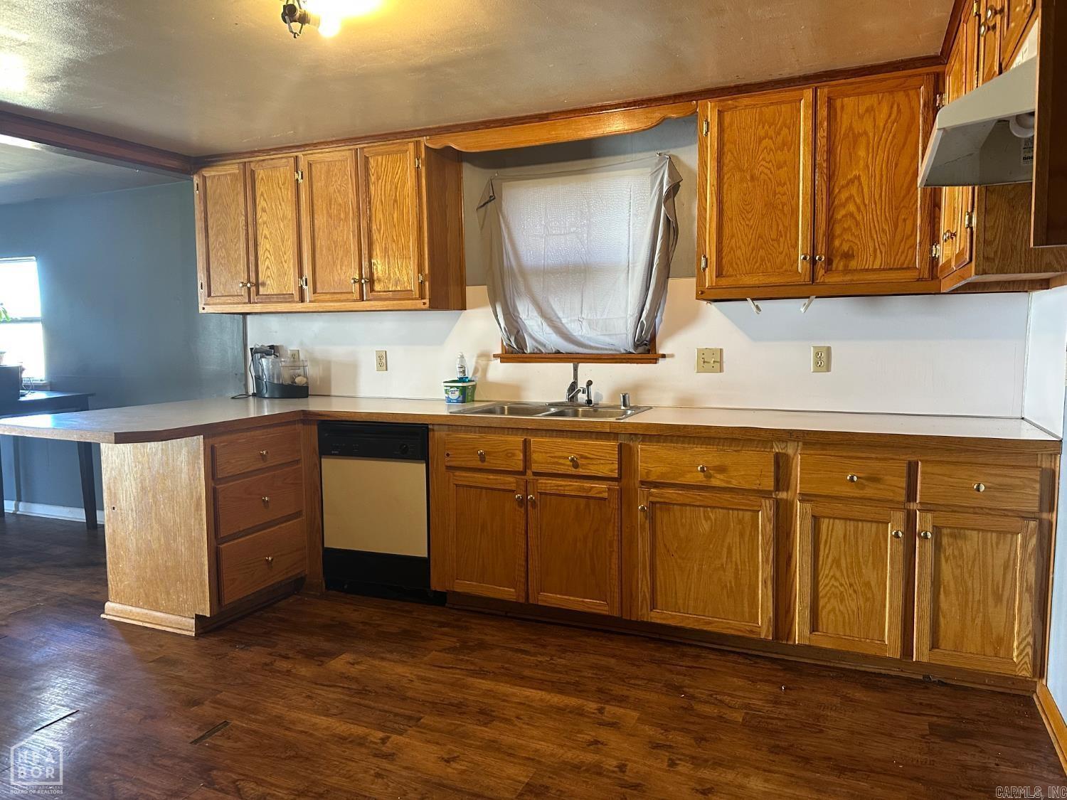 8 Locust Street Property Photo 2