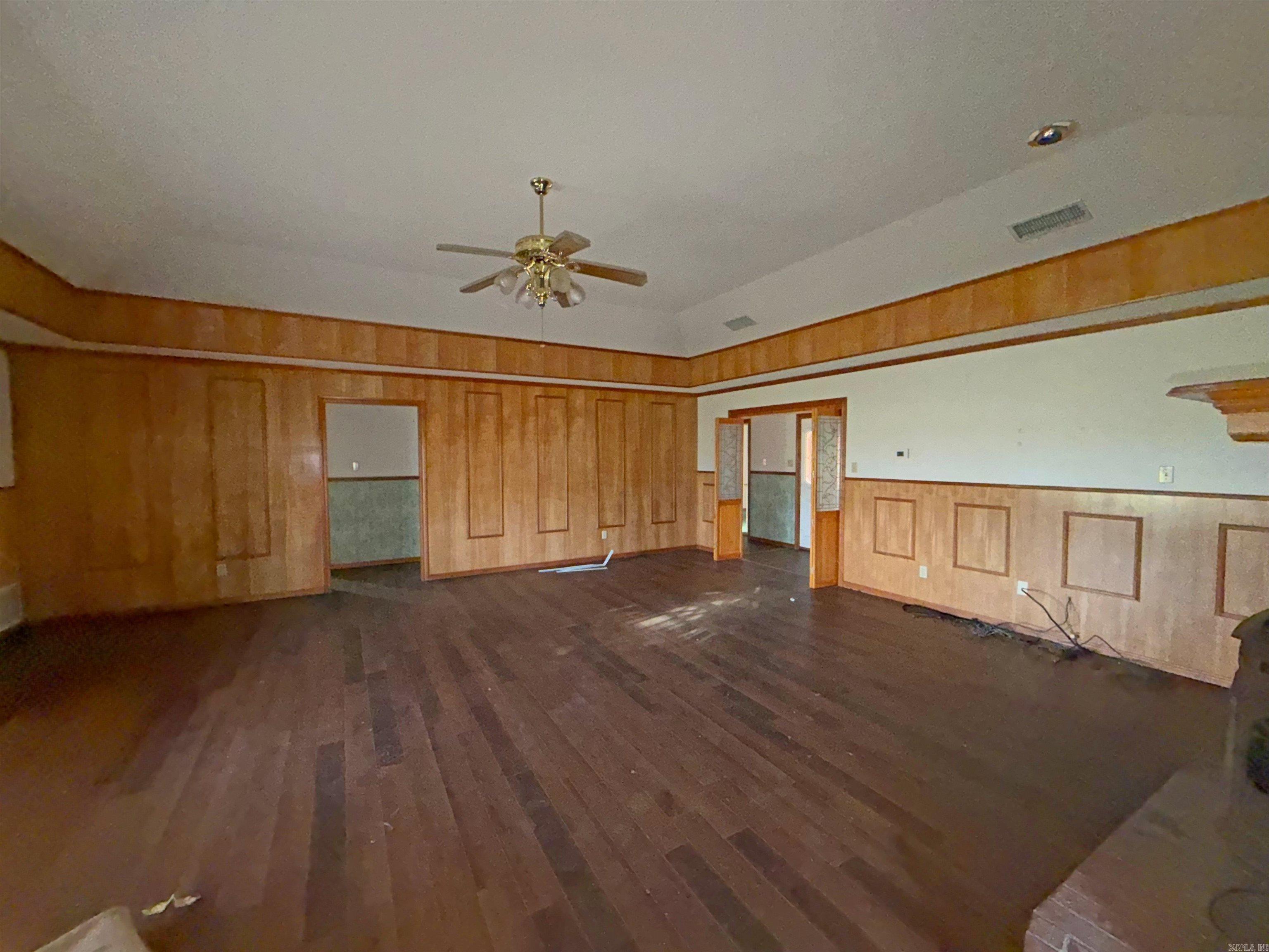 766 County Rd 1229 Property Photo 5