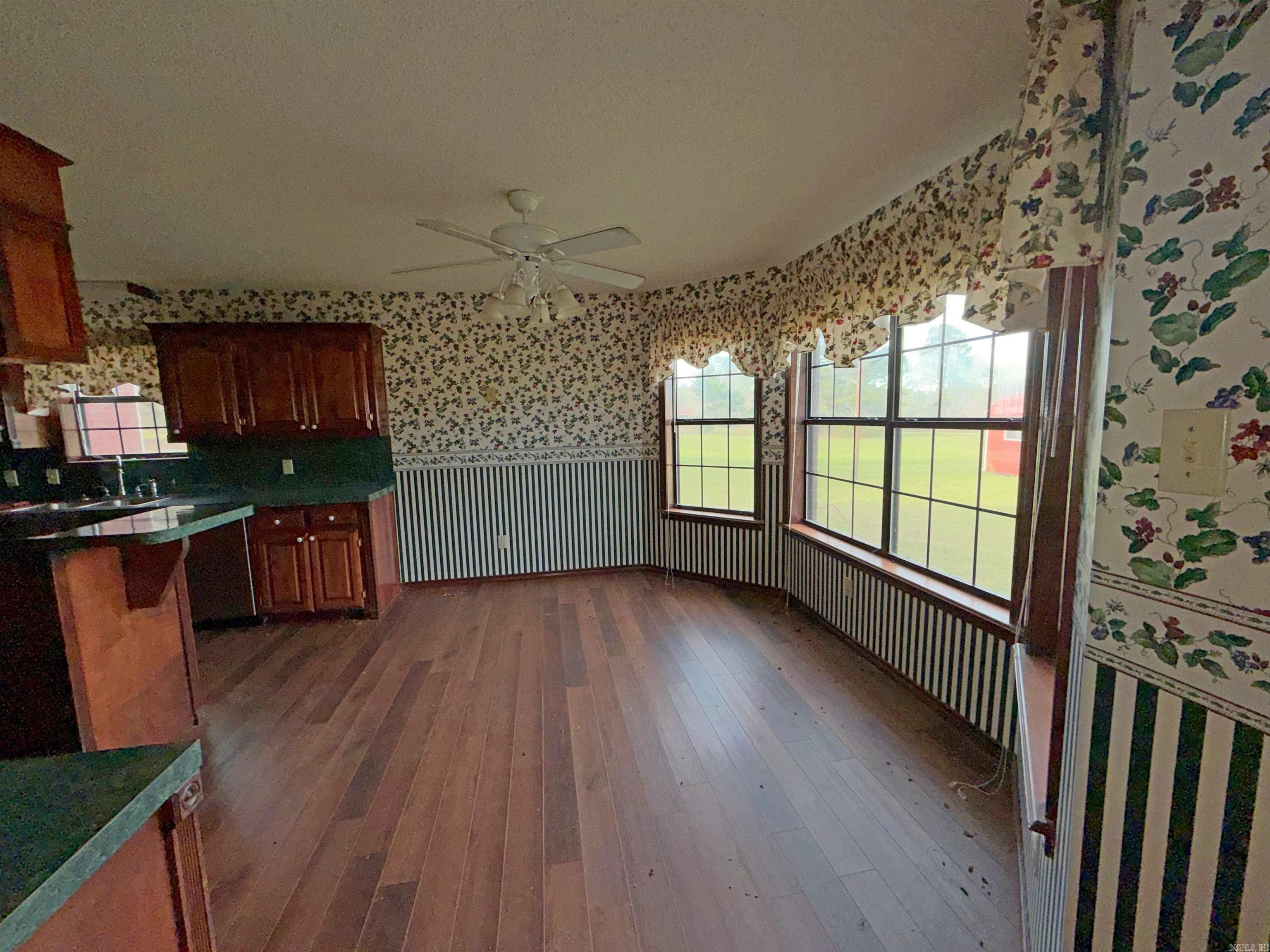 766 County Rd 1229 Property Photo 6