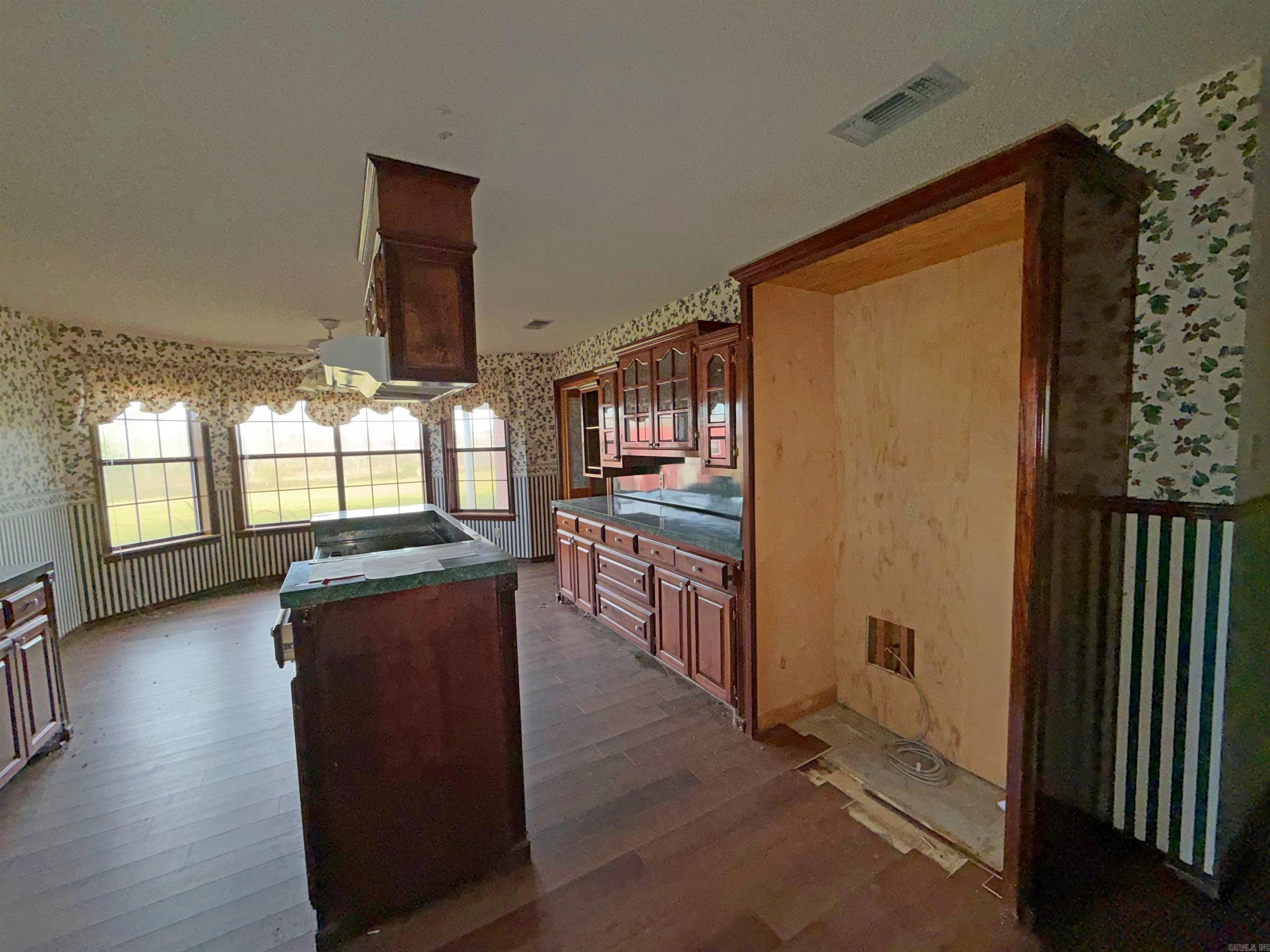 766 County Rd 1229 Property Photo 9