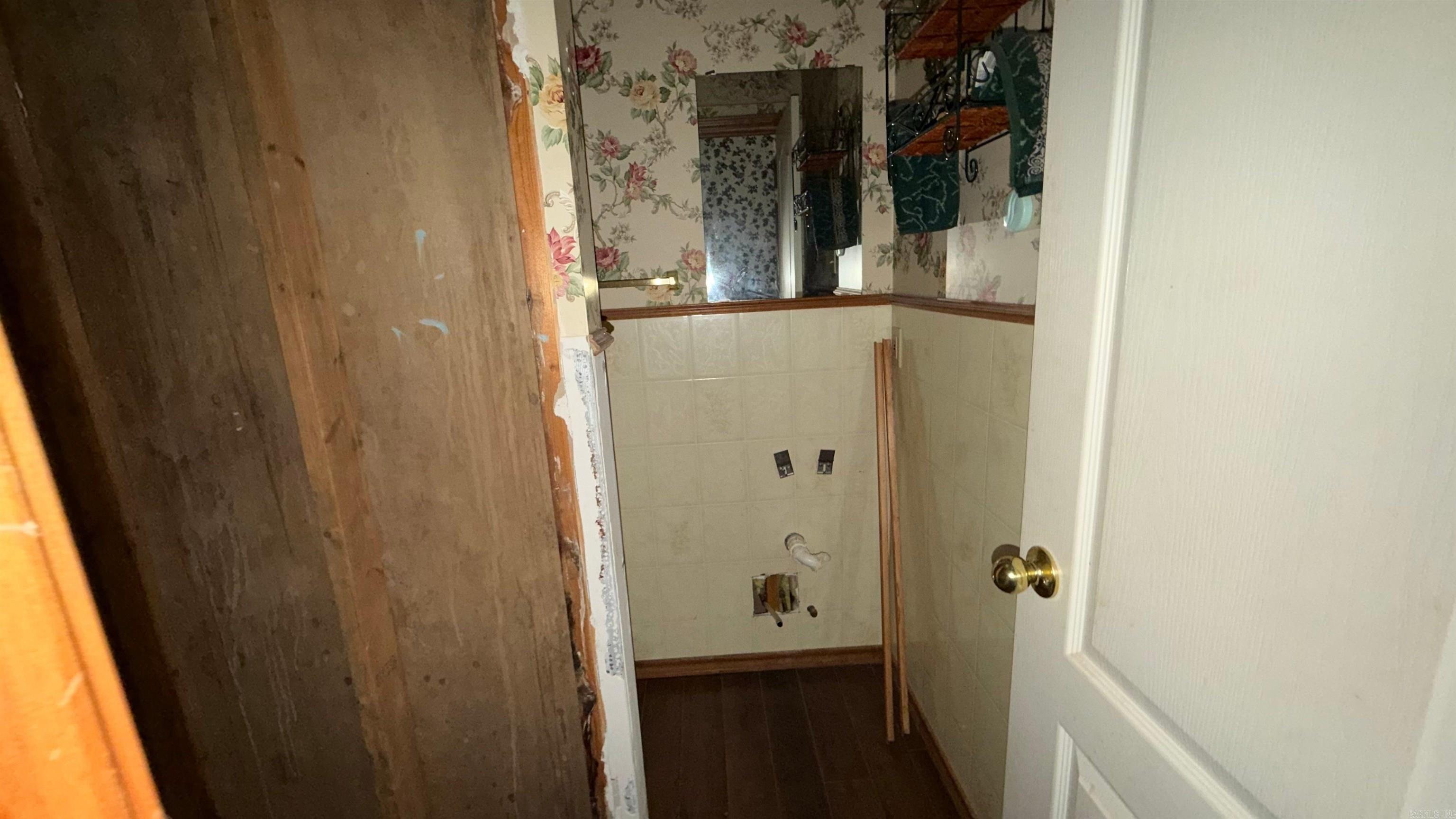 766 County Rd 1229 Property Photo 11