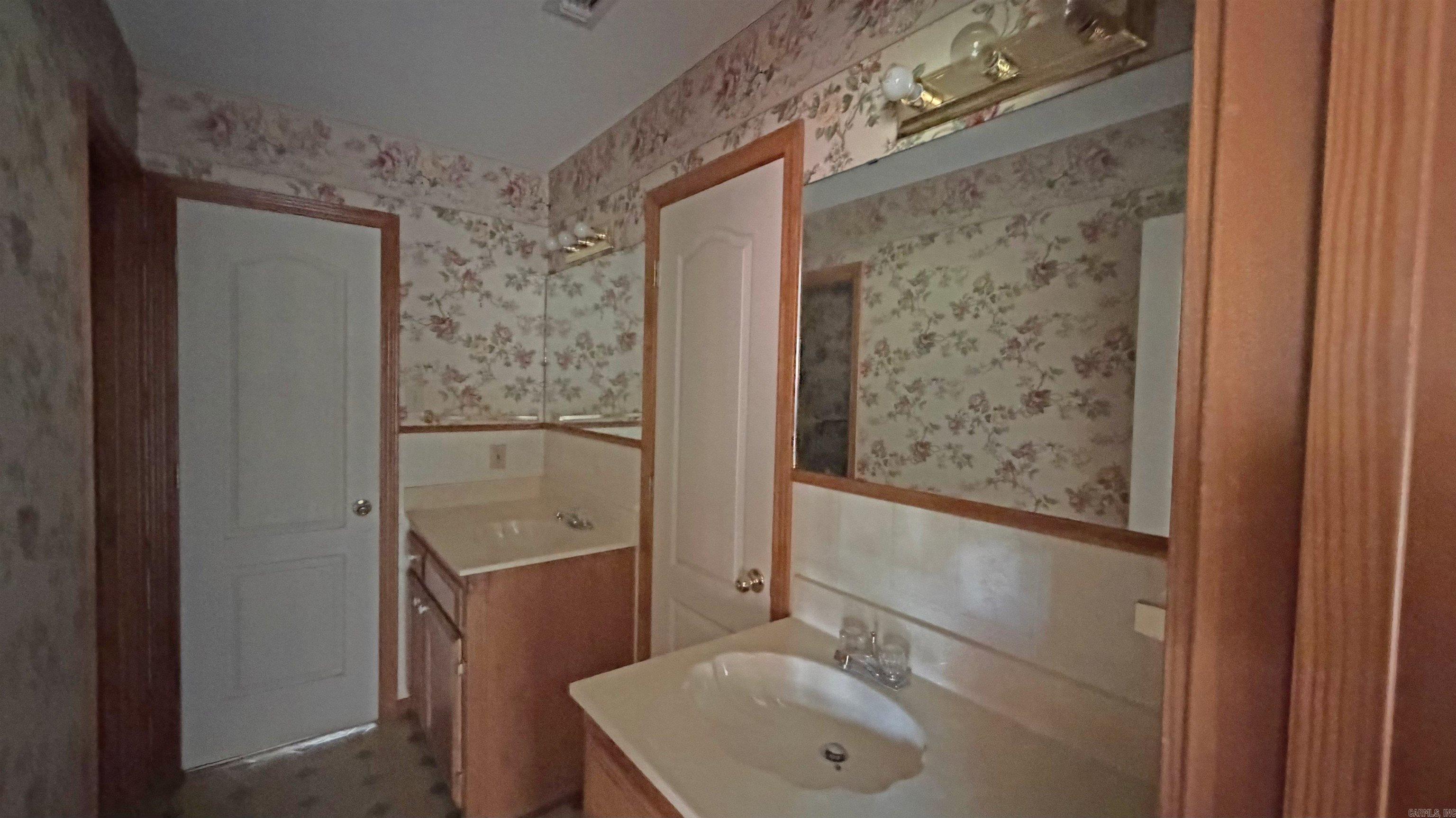 766 County Rd 1229 Property Photo 18